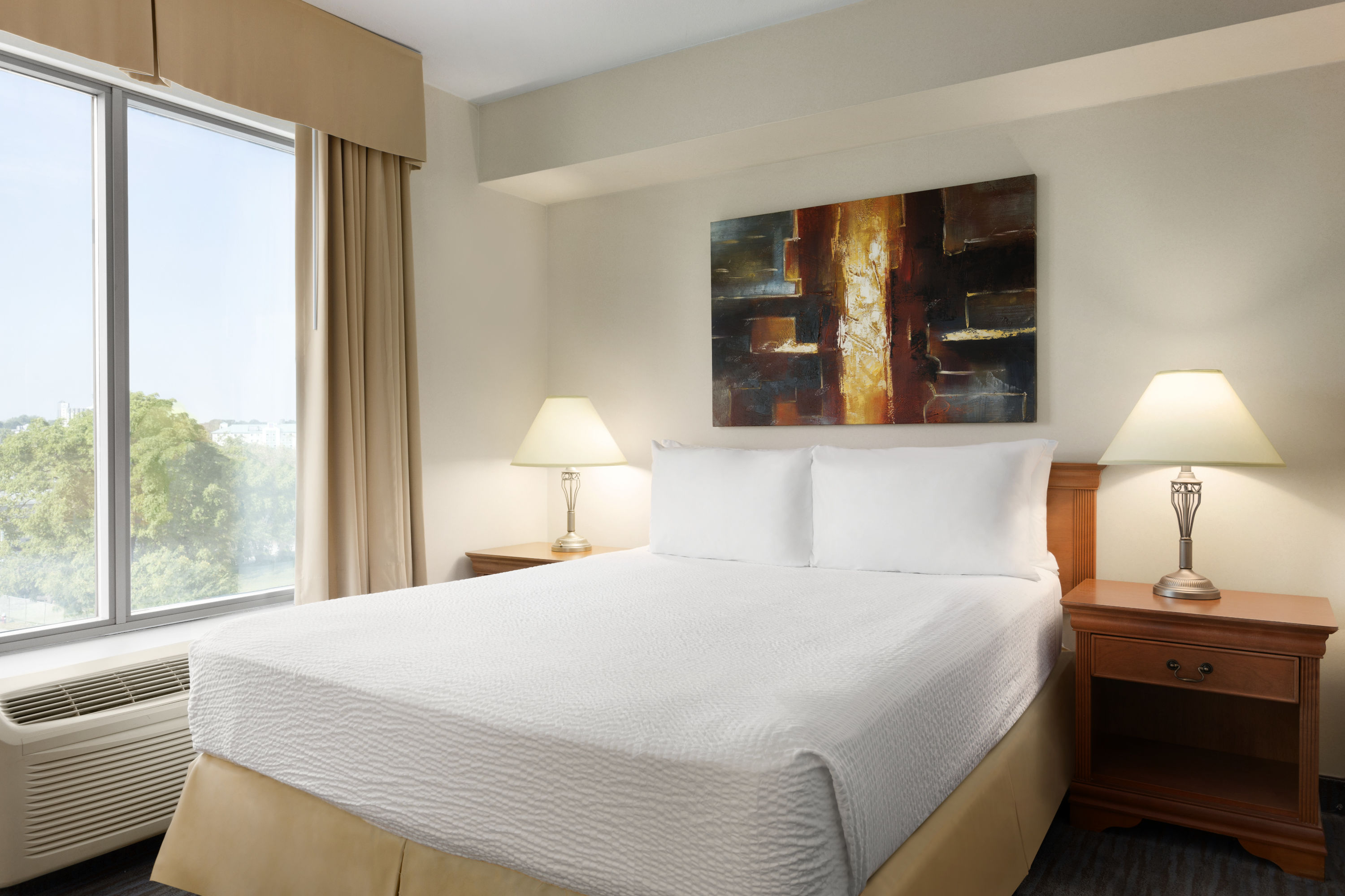 Days Inn by Wyndham Niagara Falls Centre St. By the Falls suite in Niagara Falls, Ontario