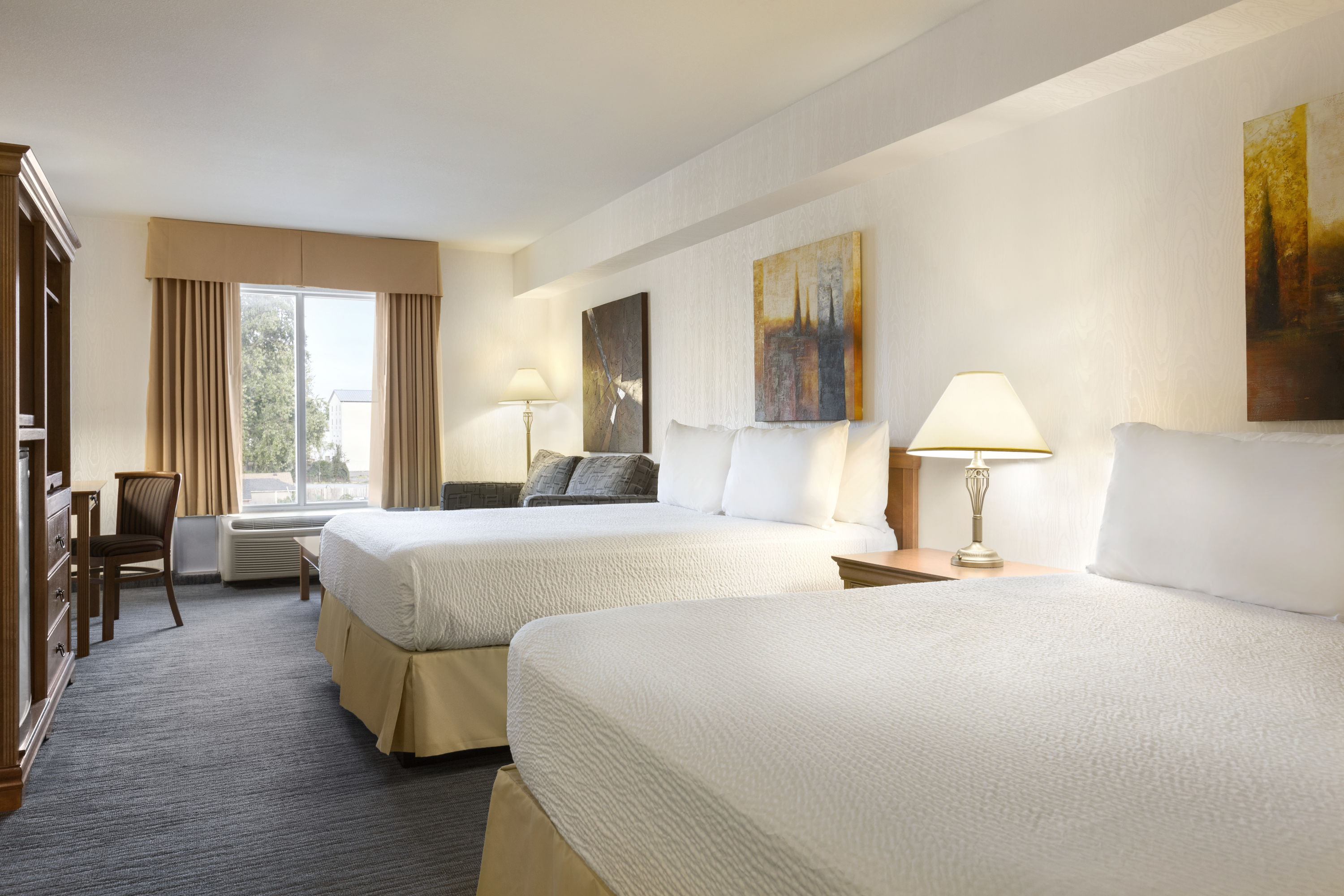 Days Inn by Wyndham Niagara Falls Centre St. By the Falls suite in Niagara Falls, Ontario