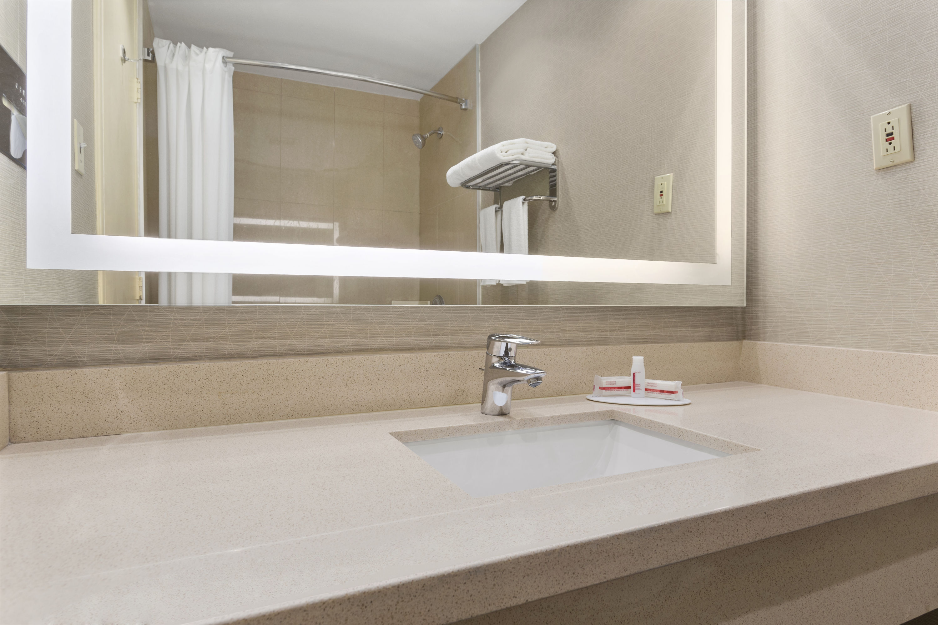 Guest room bath at the Days Inn by Wyndham Ottawa in Ottawa, Ontario