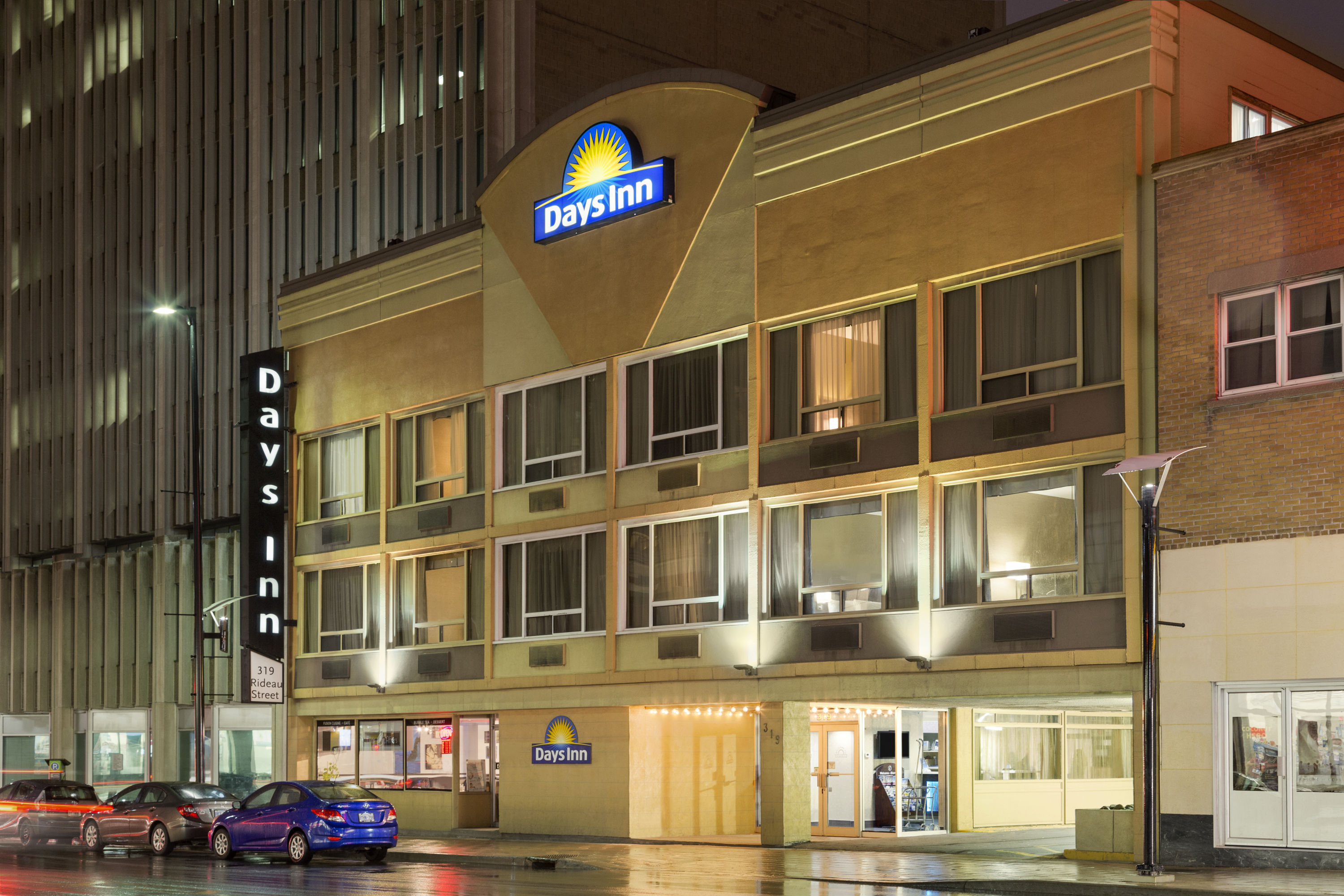 Days Inn By Wyndham Ottawa Ottawa On Hotels