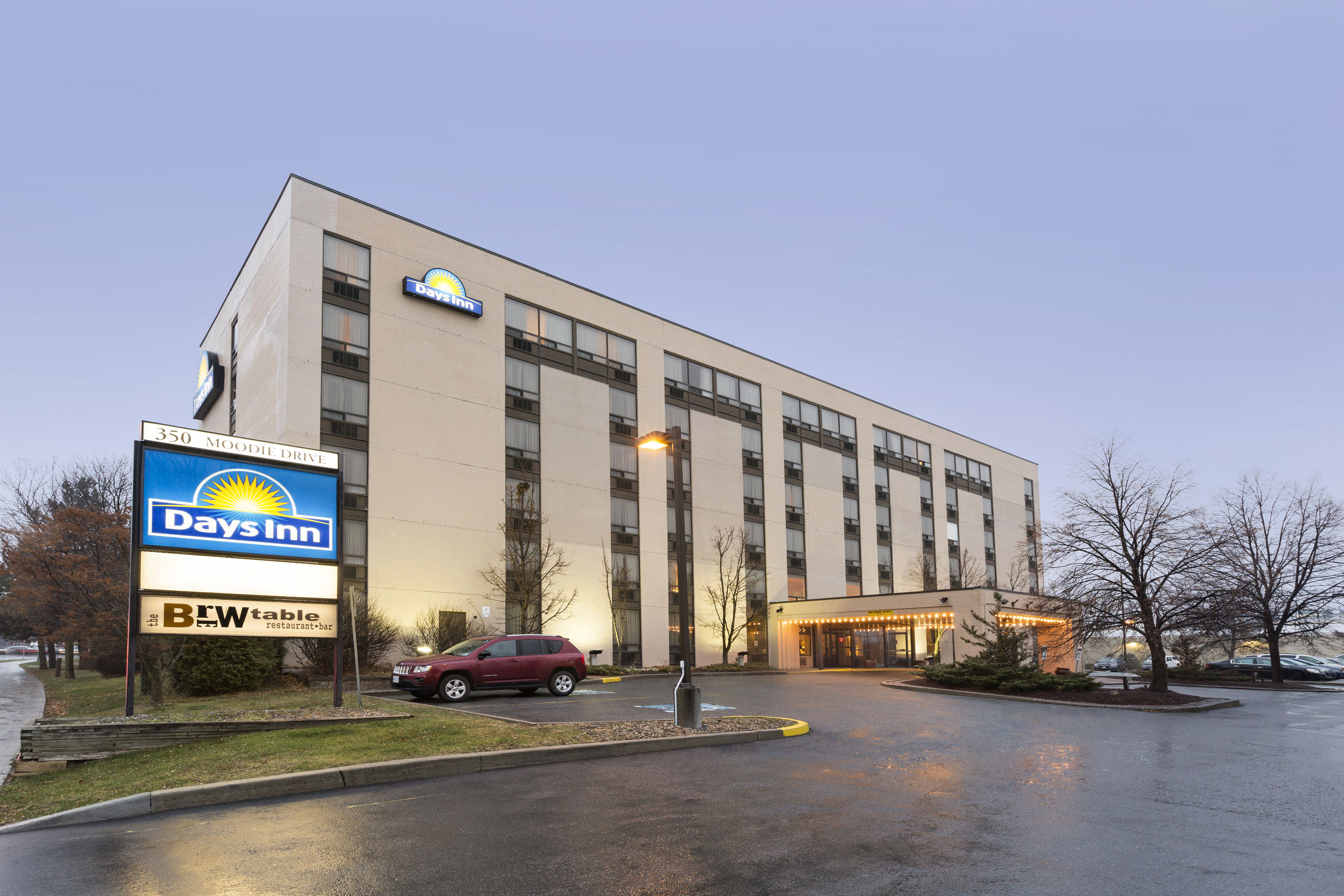 Days Inn 905 11th Court W