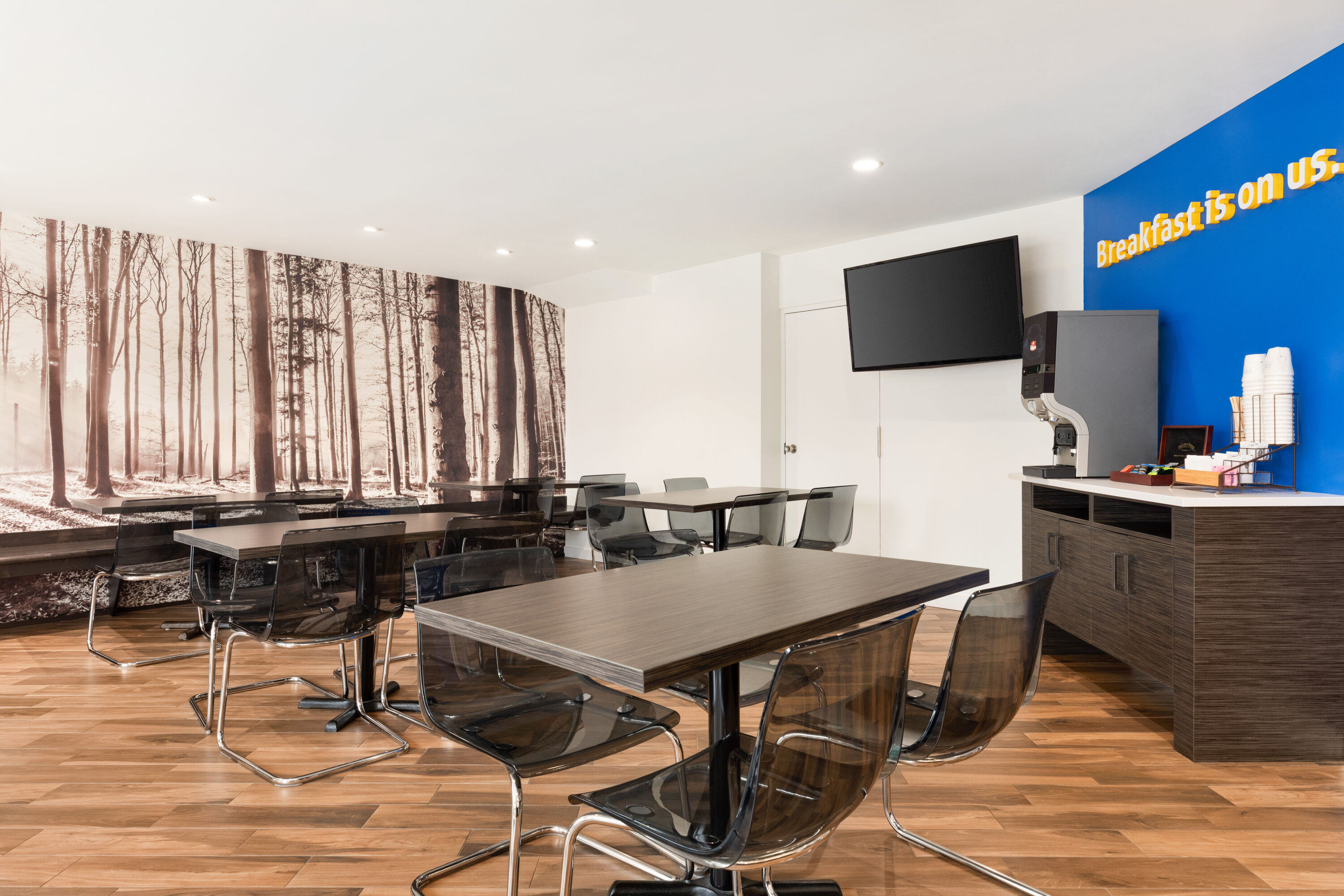 Free breakfast at Days Inn by Wyndham Sarnia Harbourfront in Sarnia, Ontario