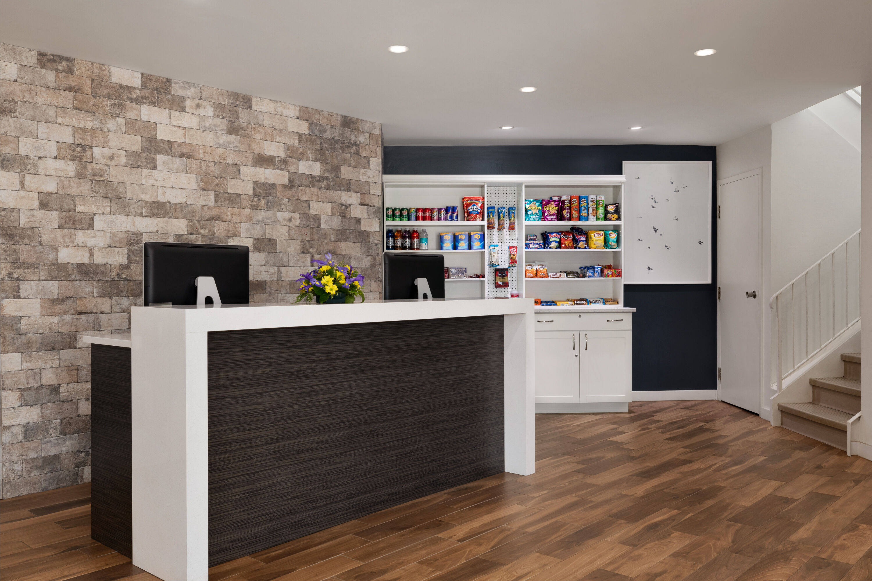 Days Inn by Wyndham Sarnia Harbourfront reception in Sarnia, Ontario