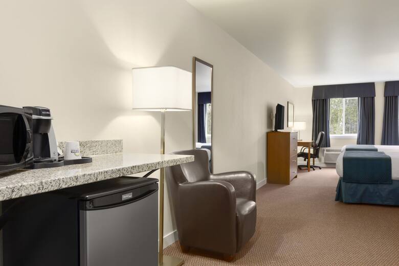 Guest room at the Days Inn Sioux Lookout in Sioux Lookout, Ontario