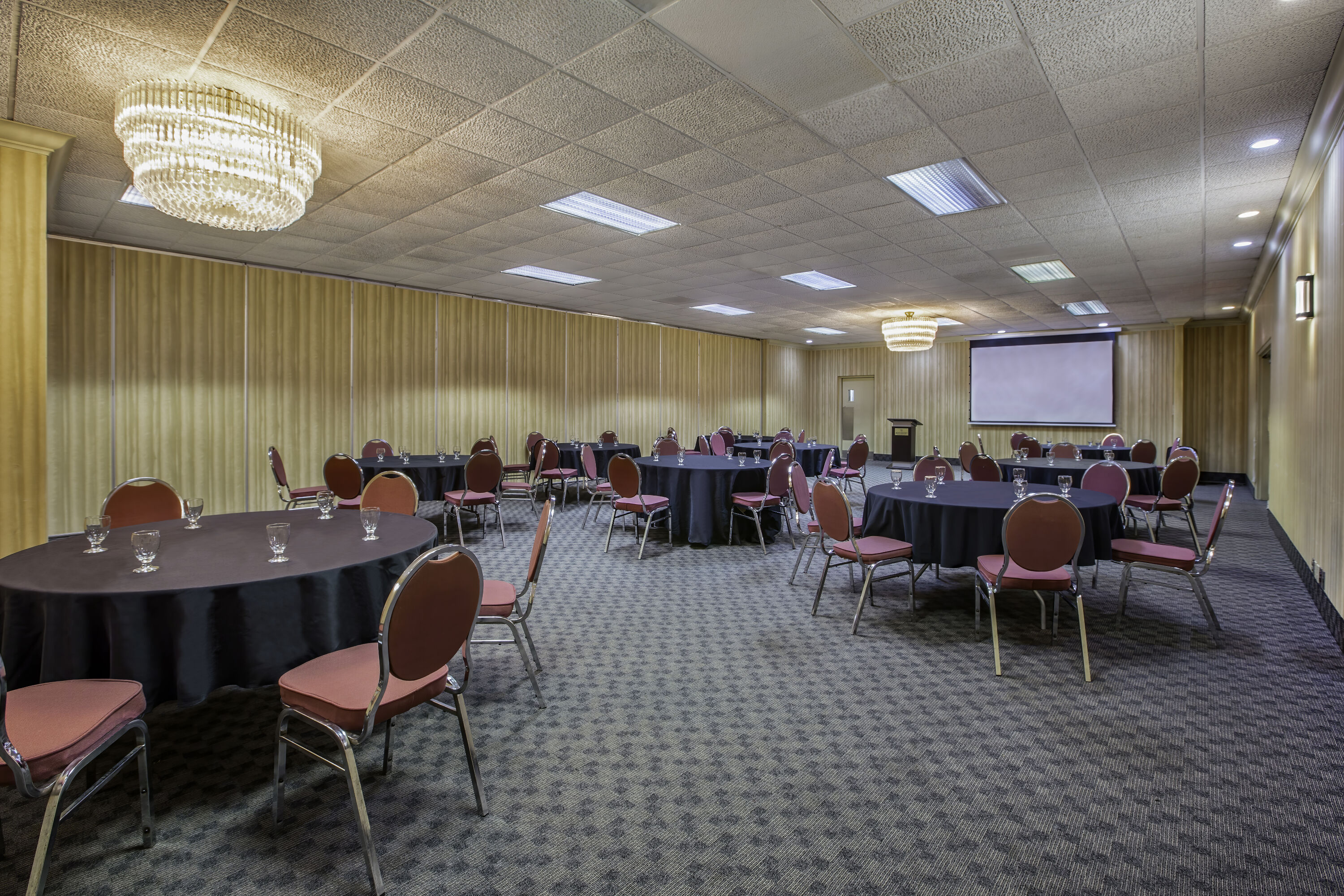 Days Inn by Wyndham Sudbury & Conference Centre ballroom banquet rounds in Sudbury, Ontario