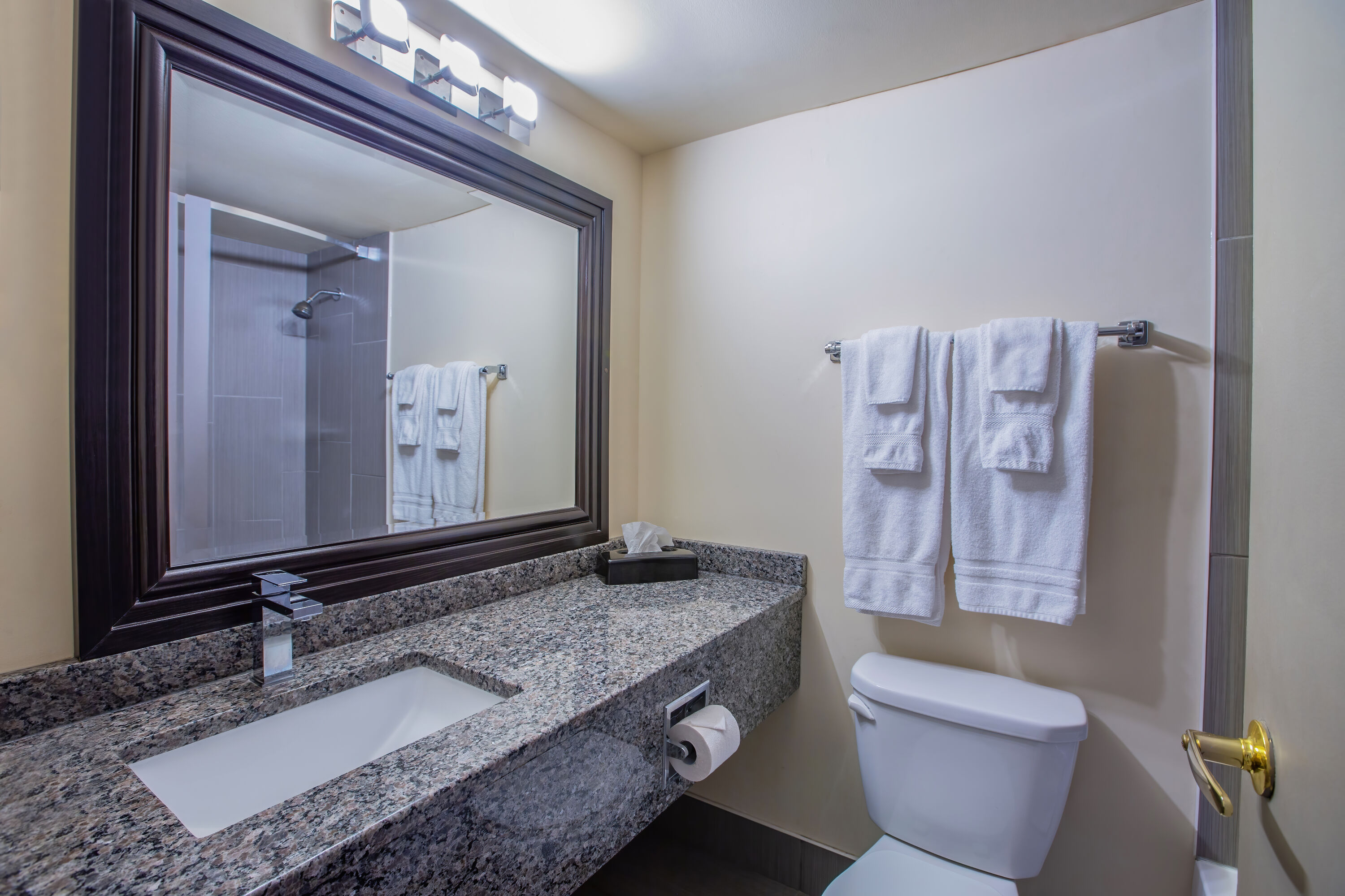 Guest room bath at the Days Inn by Wyndham Sudbury & Conference Centre in Sudbury, Ontario