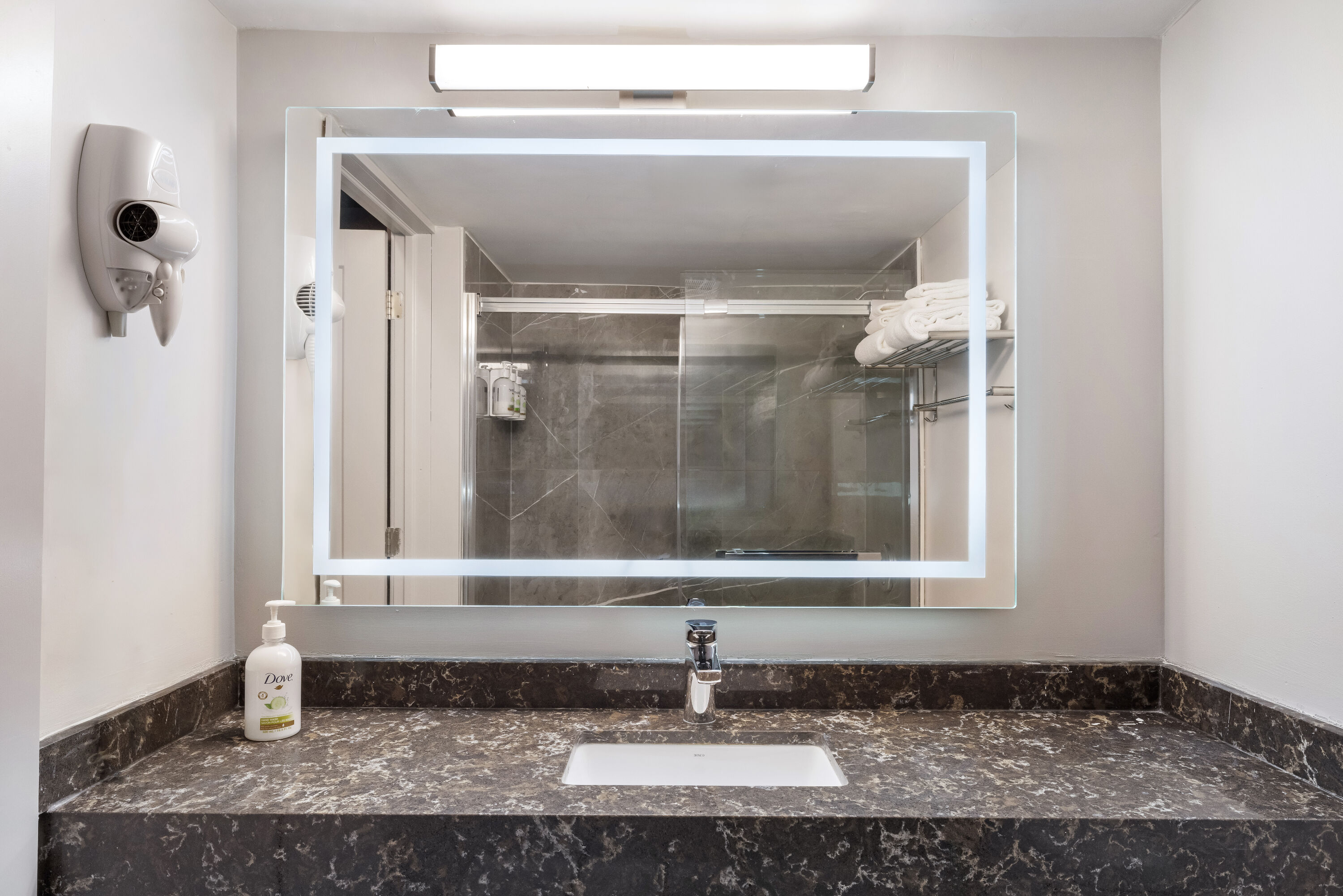 Guest room bath at the Days Inn by Wyndham Sudbury & Conference Centre in Sudbury, Ontario