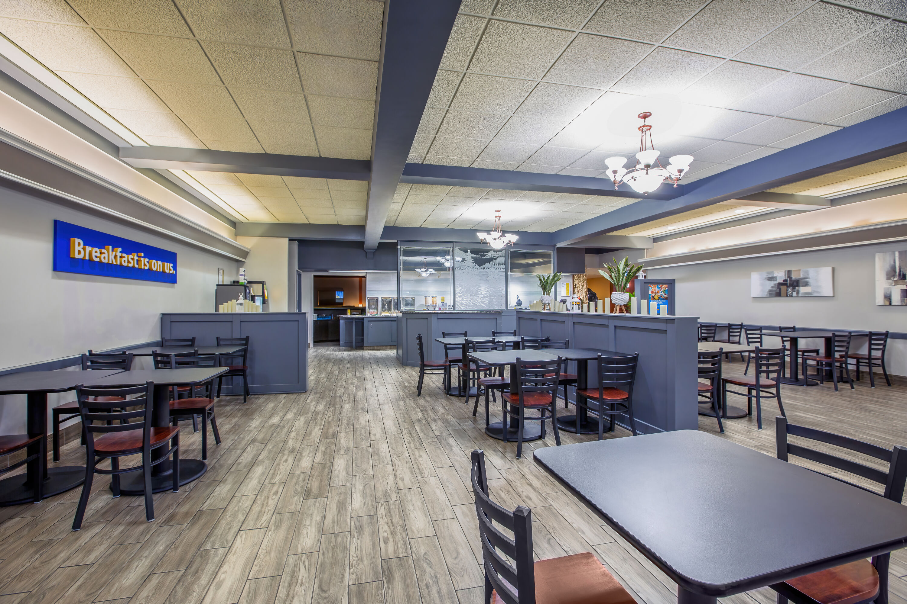 Days Inn by Wyndham Sudbury & Conference Centre restaurant breakfast area with seating in Sudbury, Ontario
