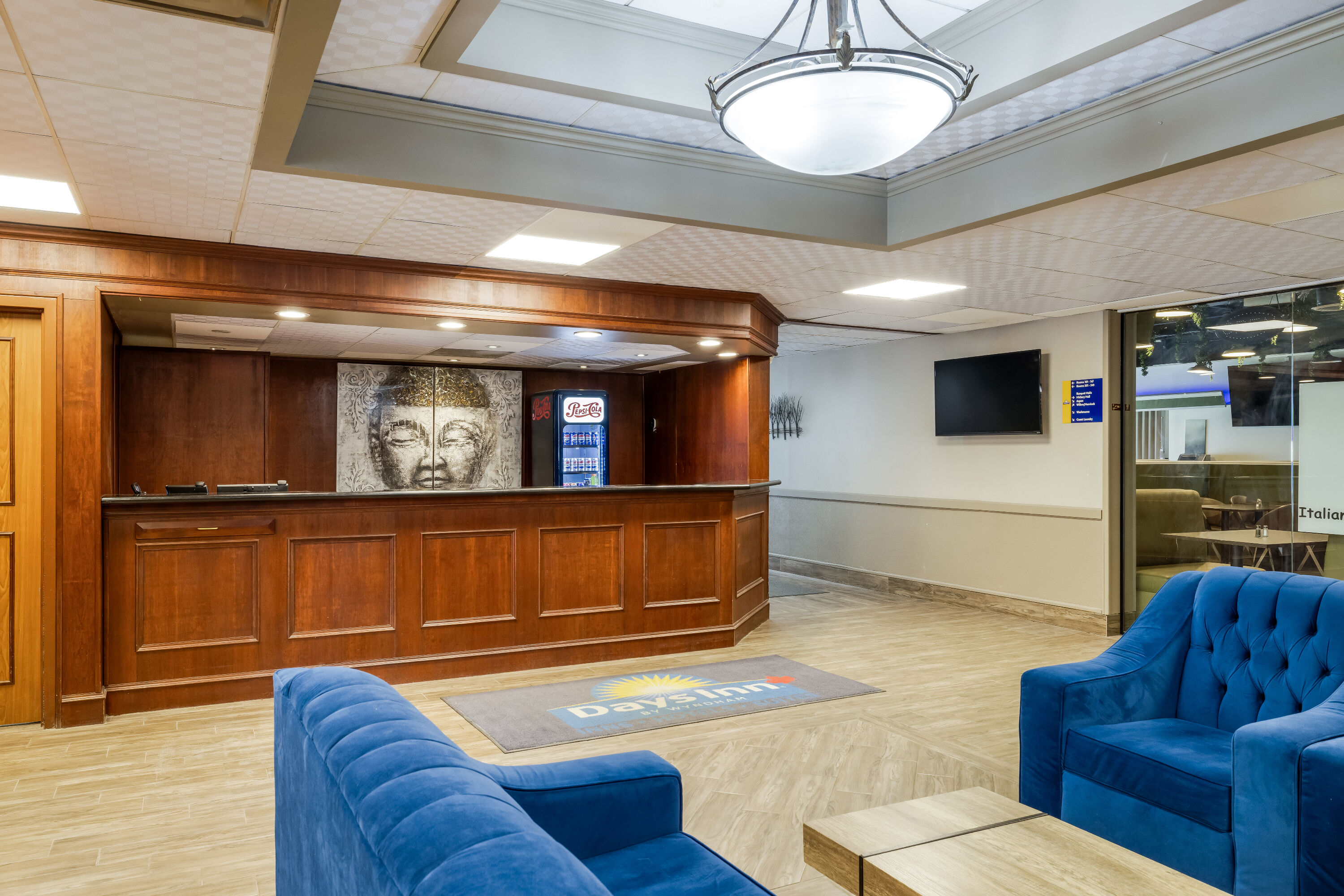 Days Inn by Wyndham Sudbury & Conference Centre reception in Sudbury, Ontario