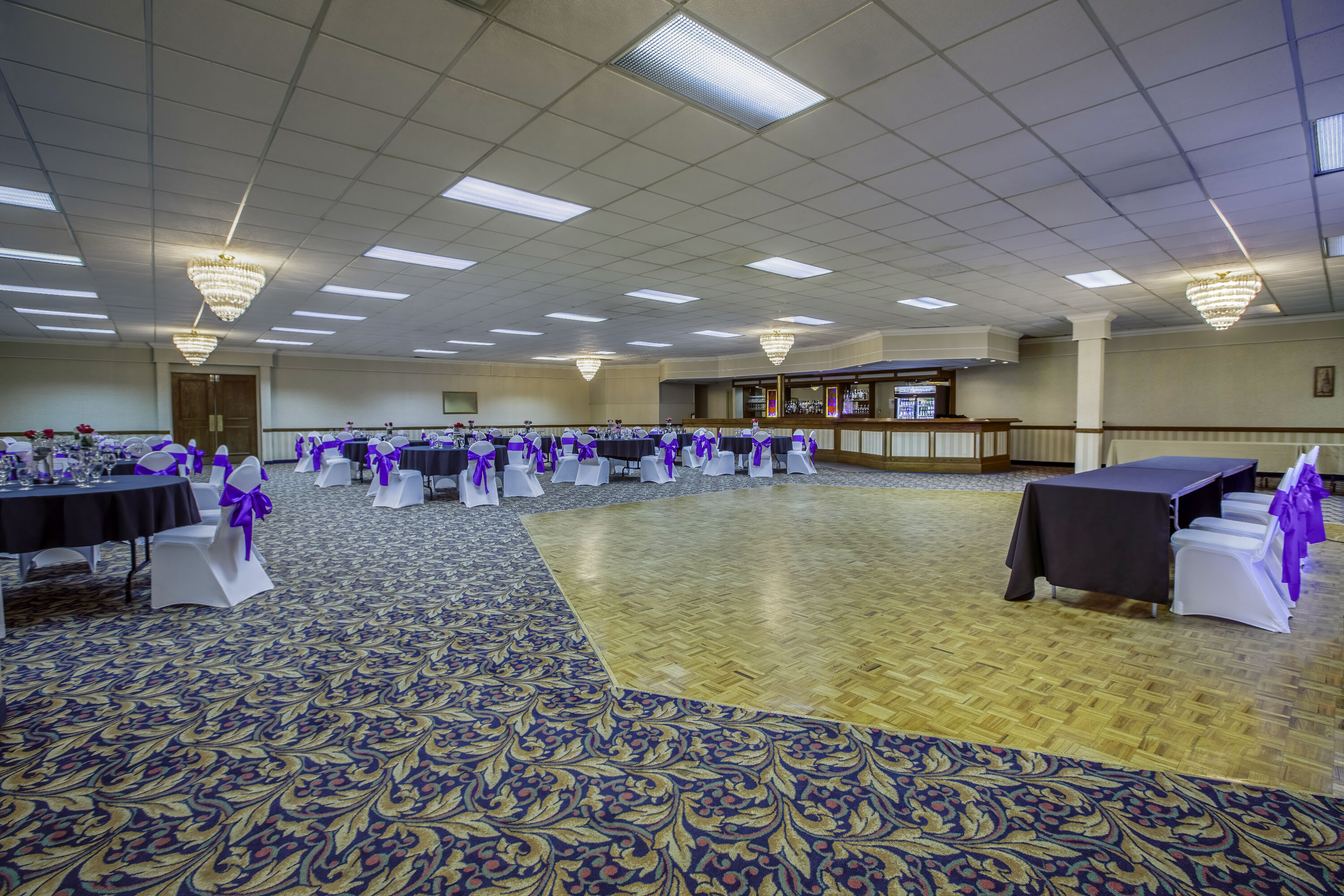 Days Inn by Wyndham Sudbury & Conference Centre ballroom wedding in Sudbury, Ontario
