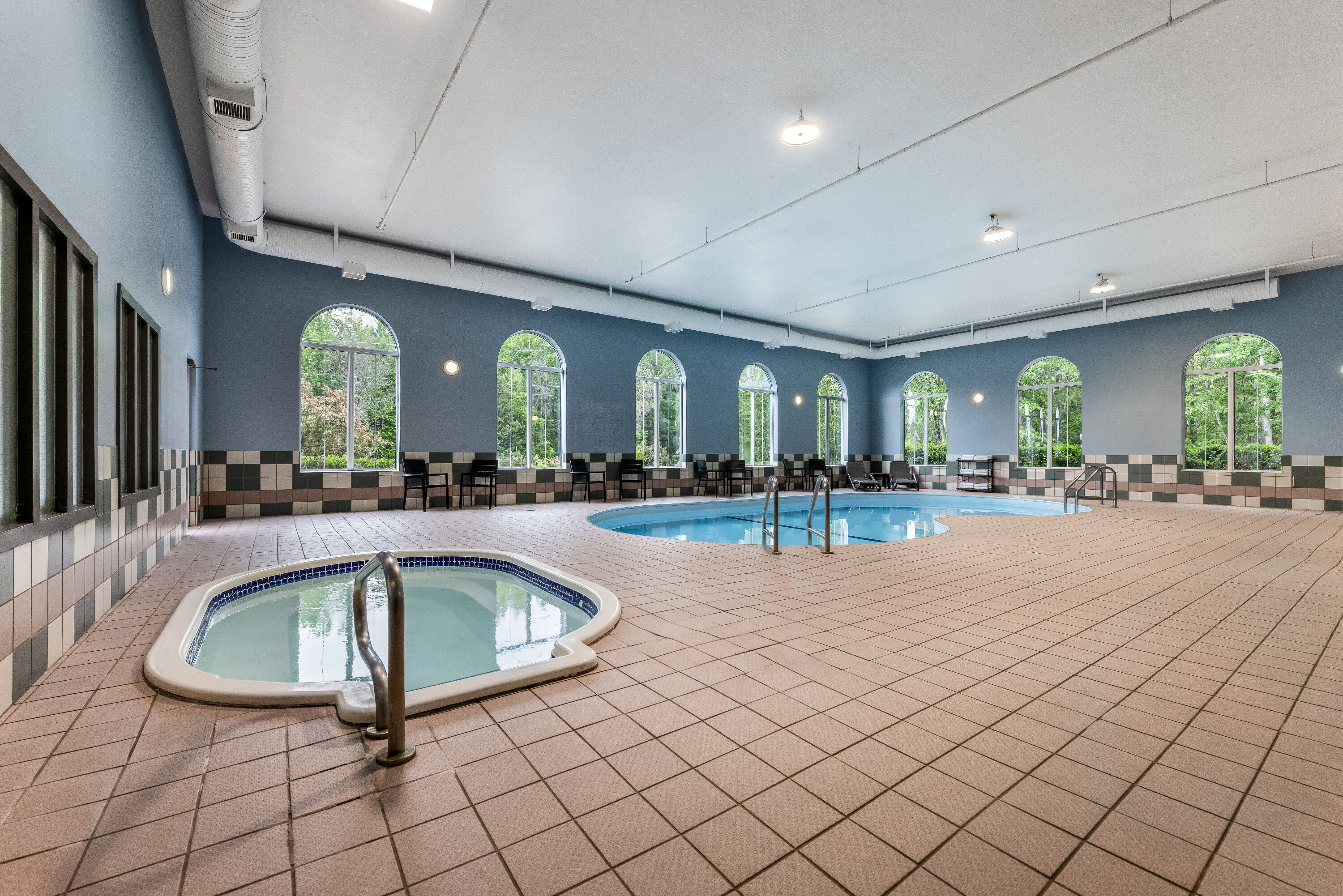 Hot tub at the Days Inn & Suites by Wyndham Thunder Bay in Thunder Bay, Ontario