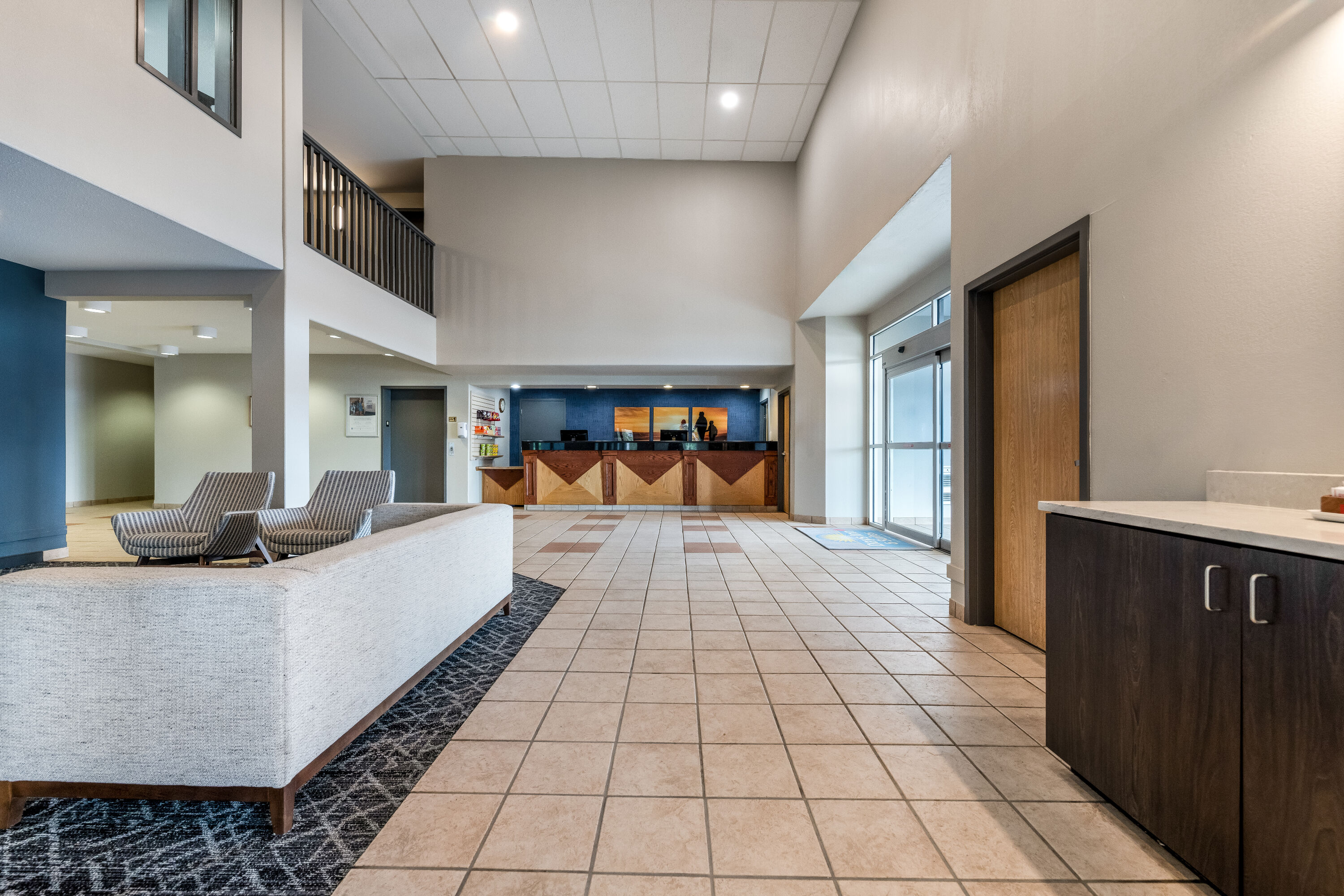 Days Inn & Suites by Wyndham Thunder Bay reception in Thunder Bay, Ontario