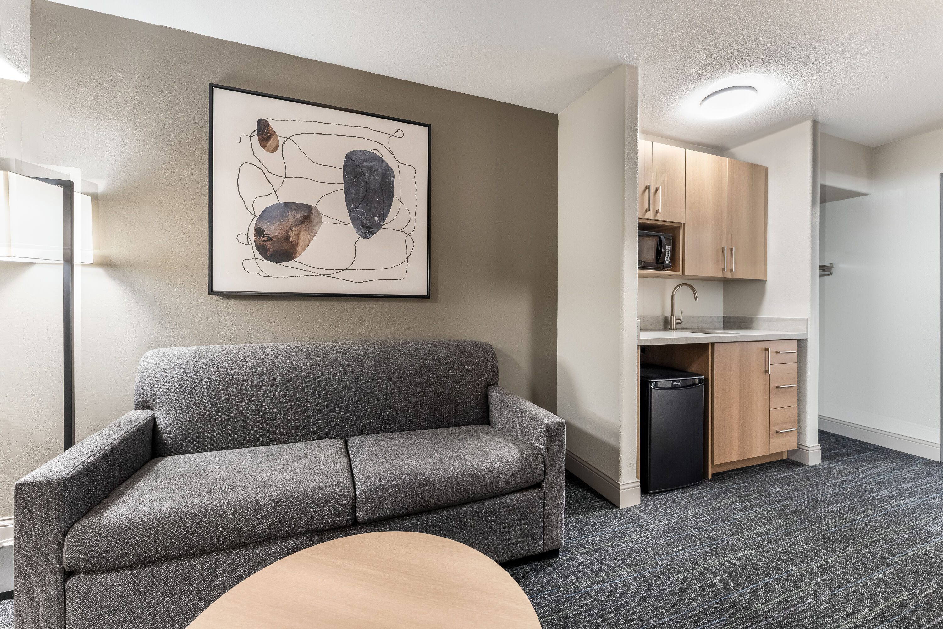 Days Inn & Suites by Wyndham Thunder Bay suite in Thunder Bay, Ontario