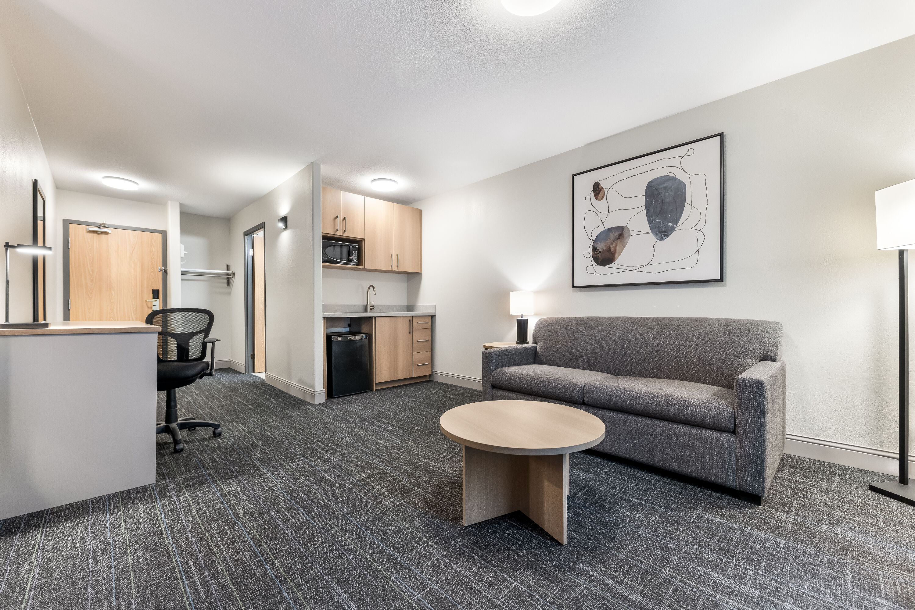 Days Inn & Suites by Wyndham Thunder Bay suite in Thunder Bay, Ontario