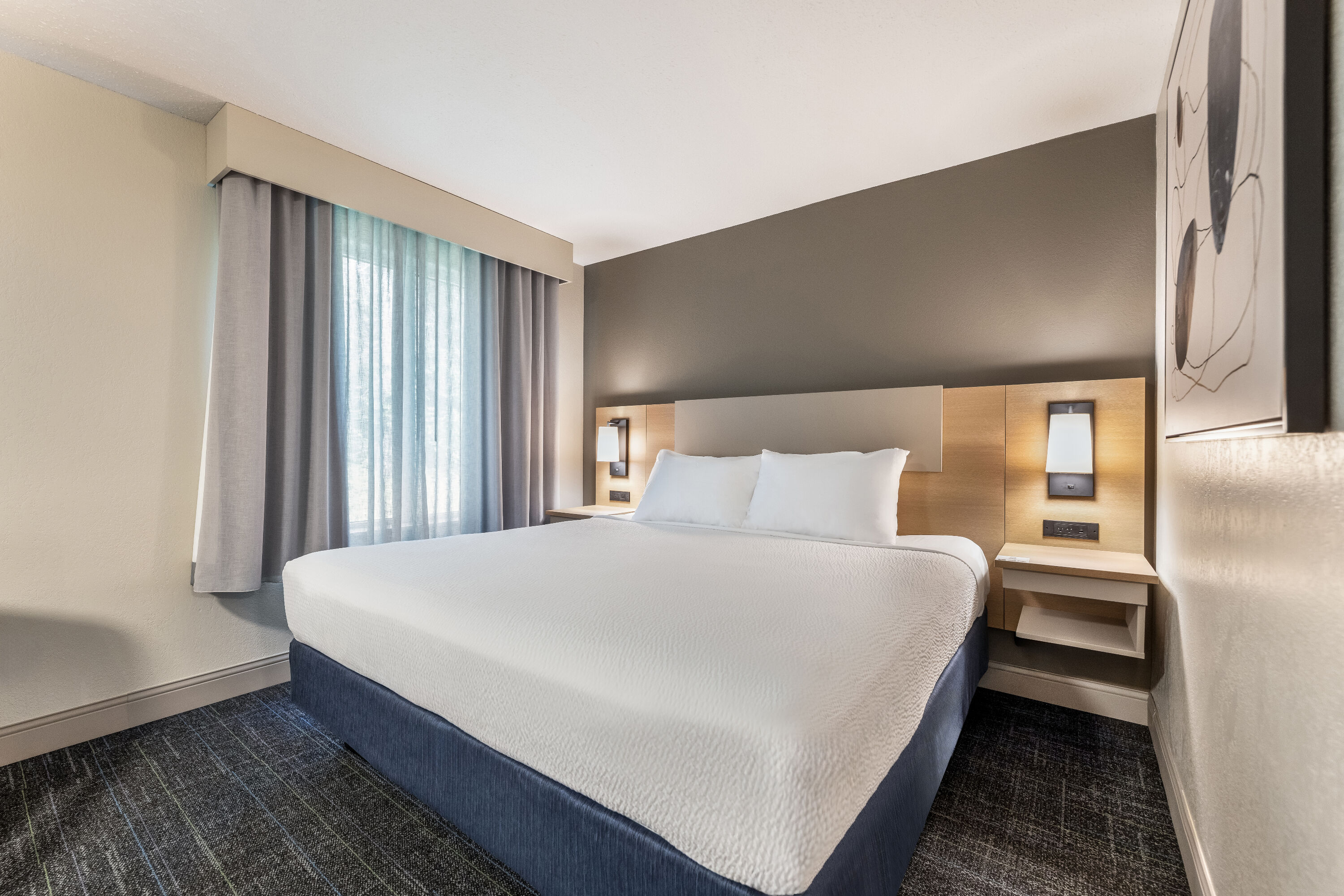 Days Inn & Suites by Wyndham Thunder Bay suite in Thunder Bay, Ontario
