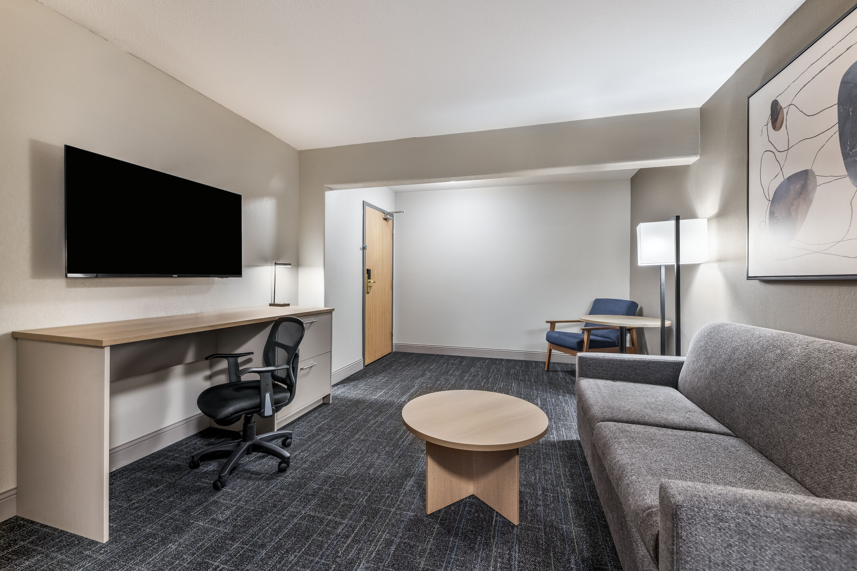 Days Inn & Suites by Wyndham Thunder Bay suite in Thunder Bay, Ontario