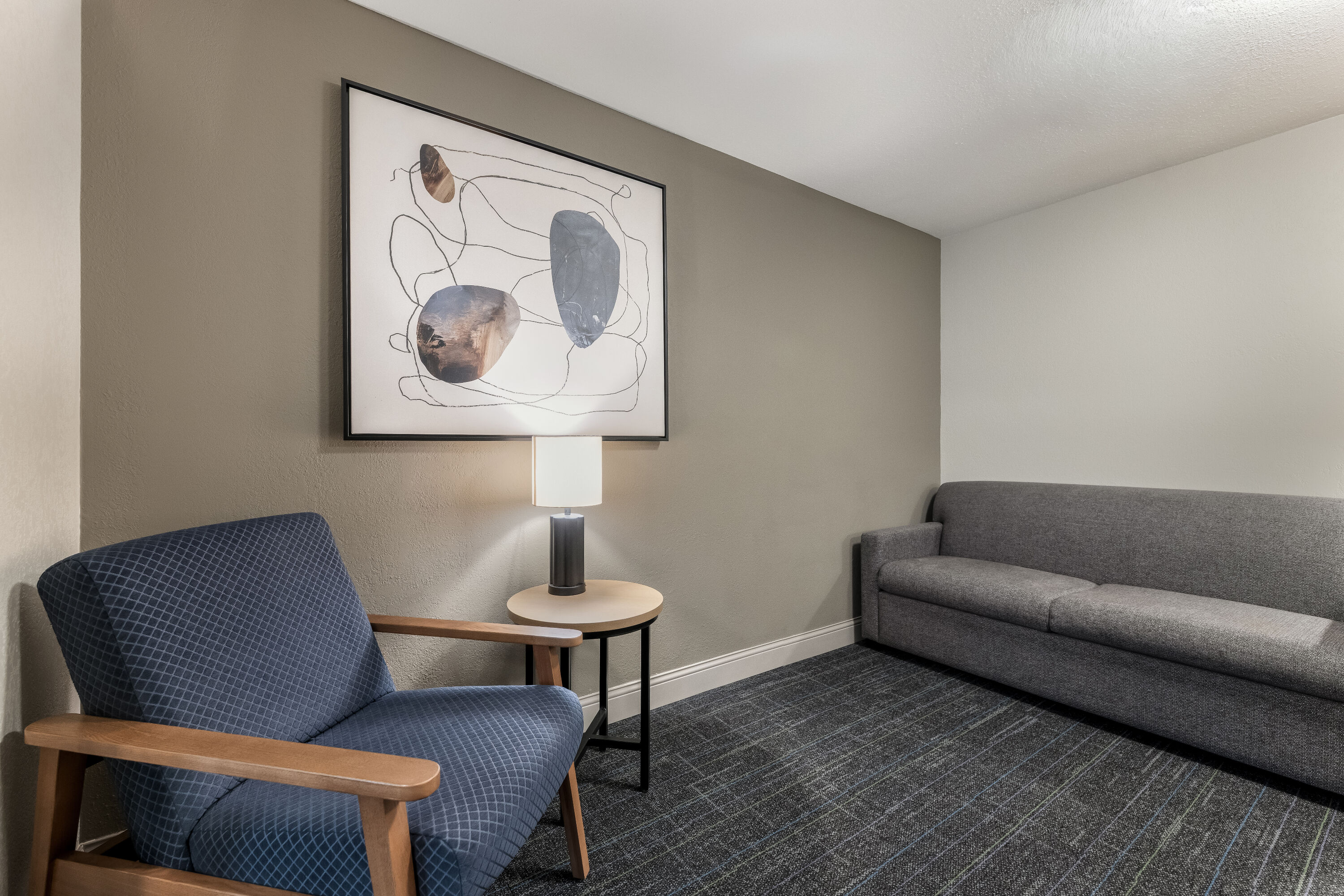 Days Inn & Suites by Wyndham Thunder Bay suite in Thunder Bay, Ontario