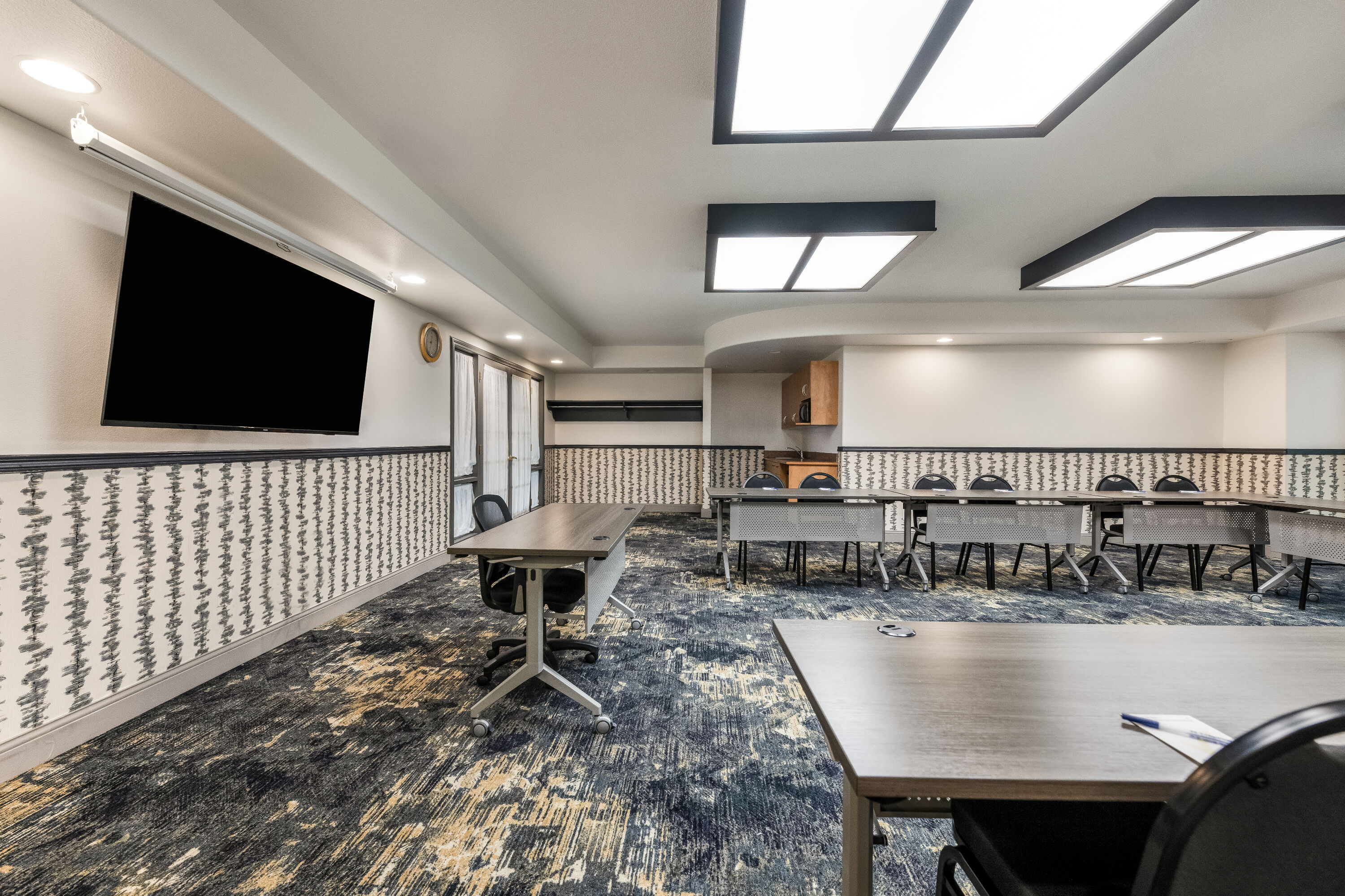 U-shape meeting room at Days Inn & Suites by Wyndham Thunder Bay in Thunder Bay, Ontario