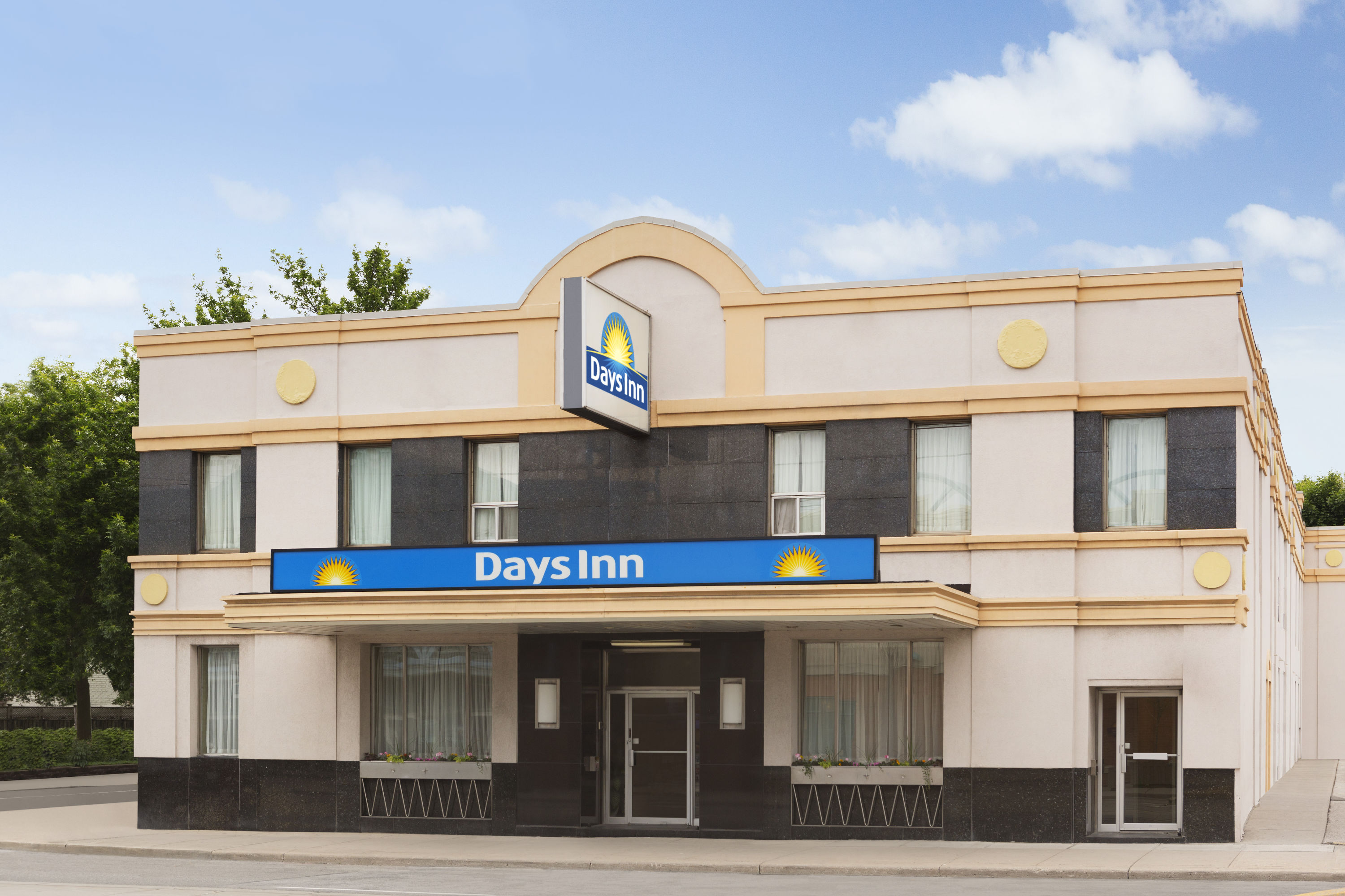 Days Inn By Wyndham Toronto East Beaches Toronto On Hotels