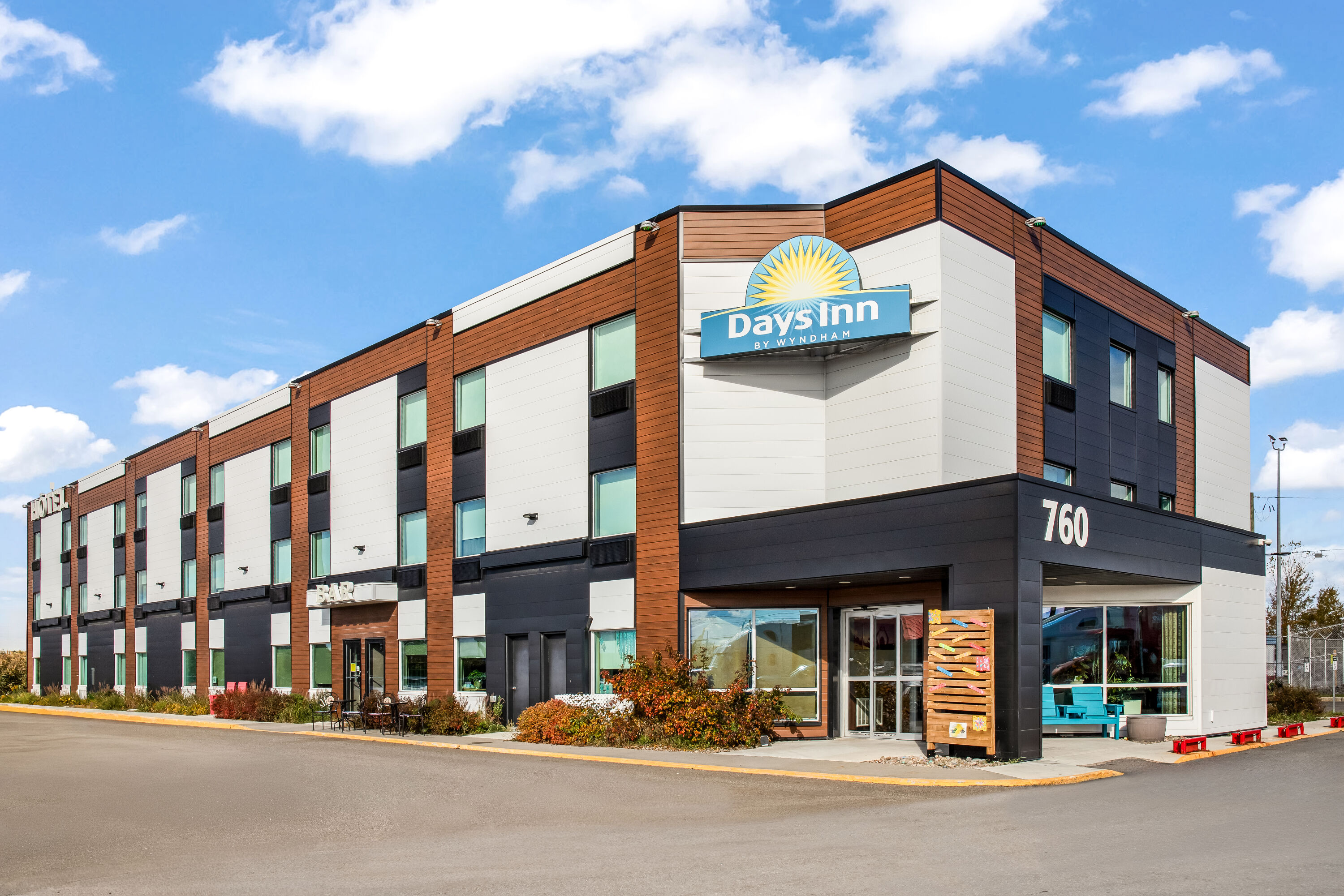 Exterior Day Image of Days Inn by Wyndham Berthierville hotel in Berthierville, Quebec