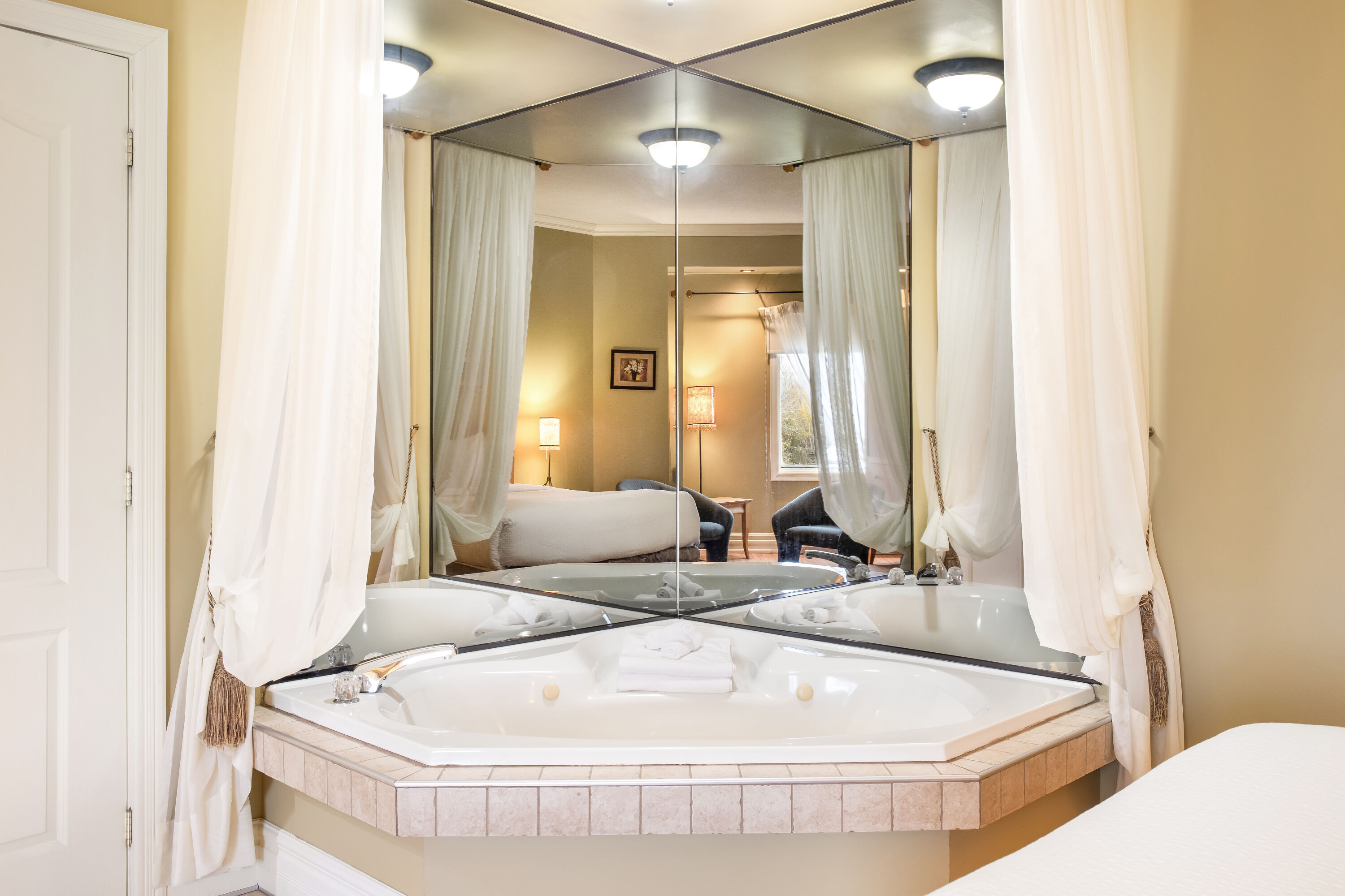 Days Inn by Wyndham Berthierville suite in Berthierville, Quebec