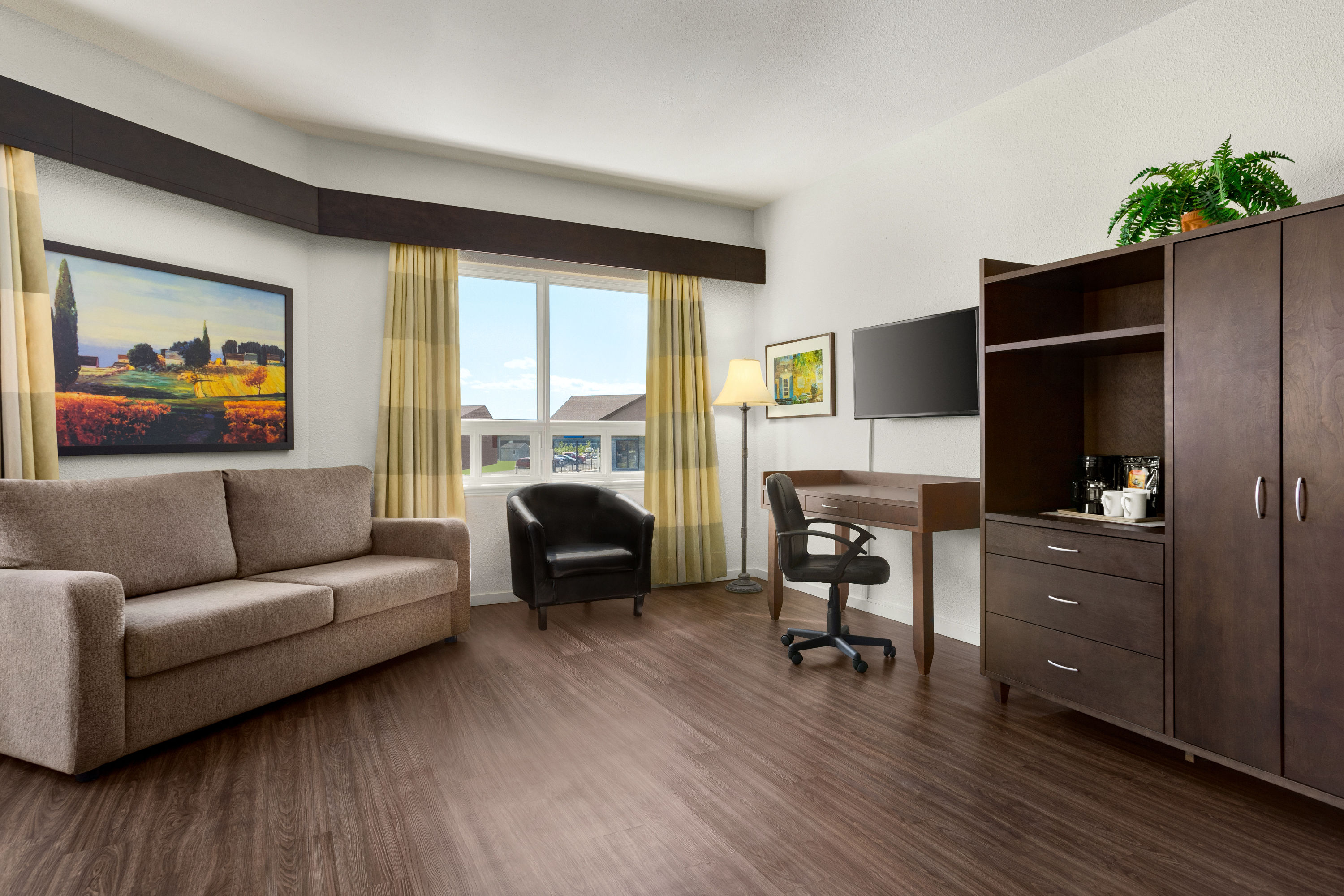 Days Inn by Wyndham Montmagny suite in Montmagny, Quebec