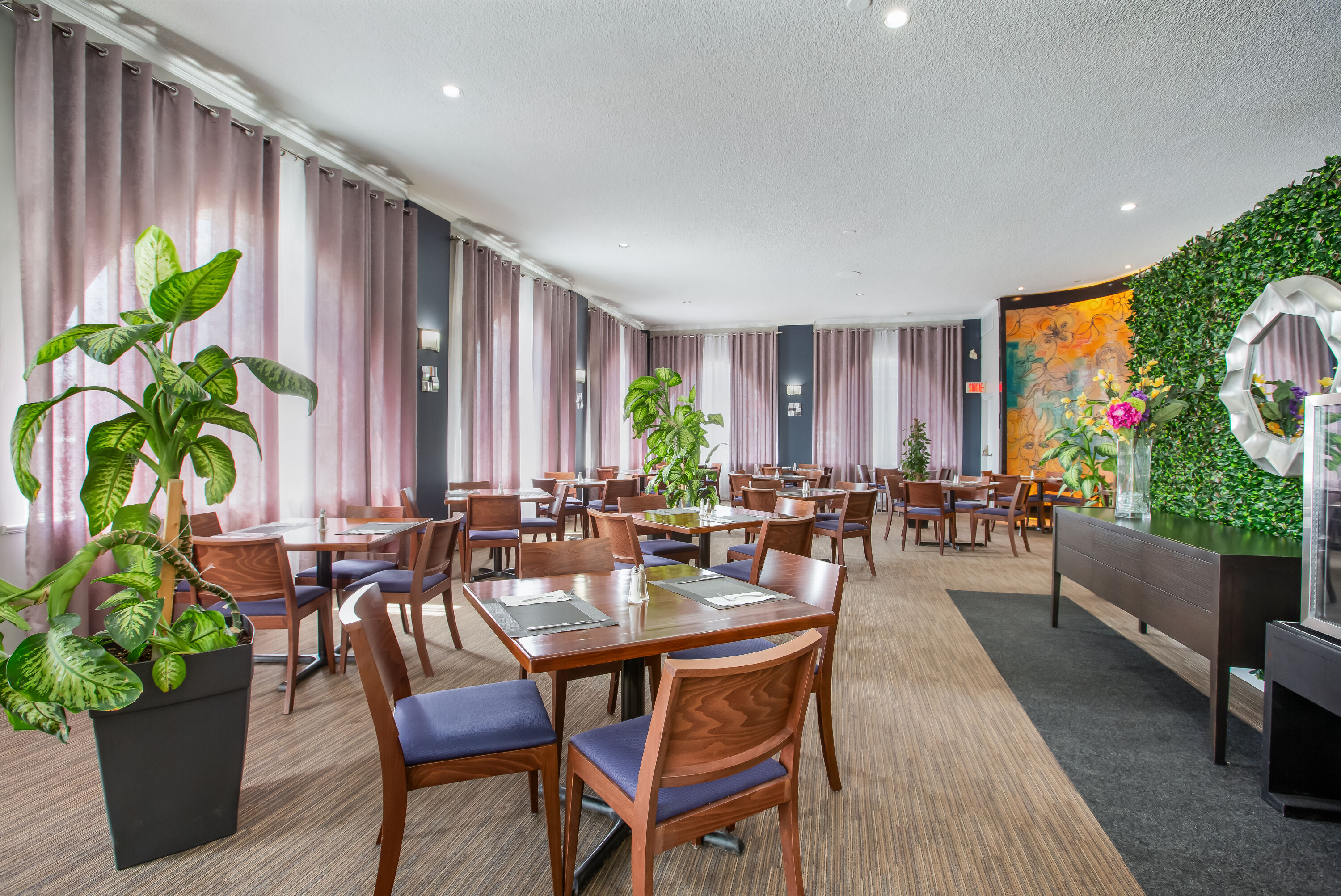 Days Inn by Wyndham Montreal Airport Conference Centre restaurant main dining in Montreal, Quebec