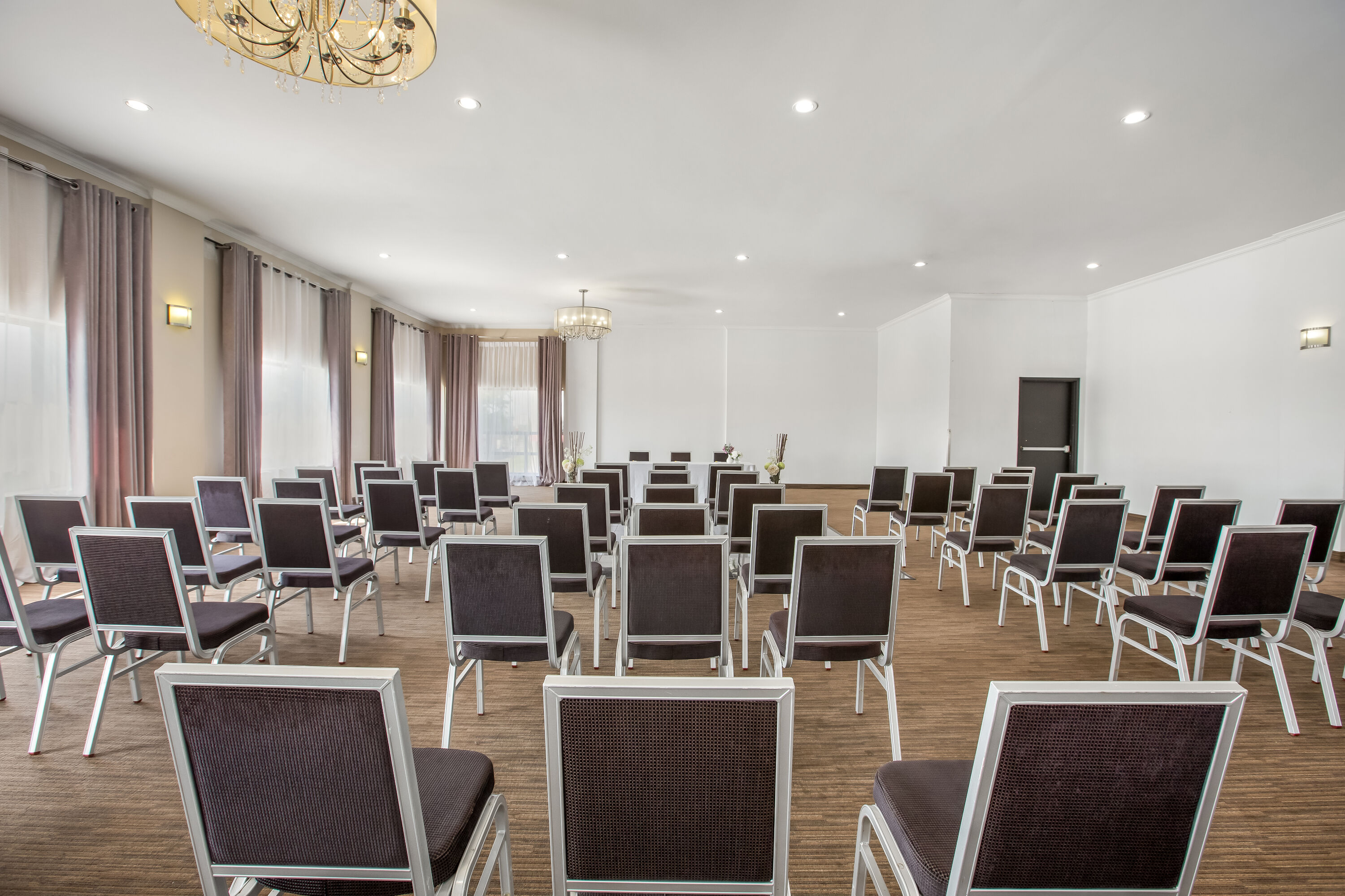 Theatre meeting room at Days Inn by Wyndham Montreal Airport Conference Centre in Montreal, Quebec