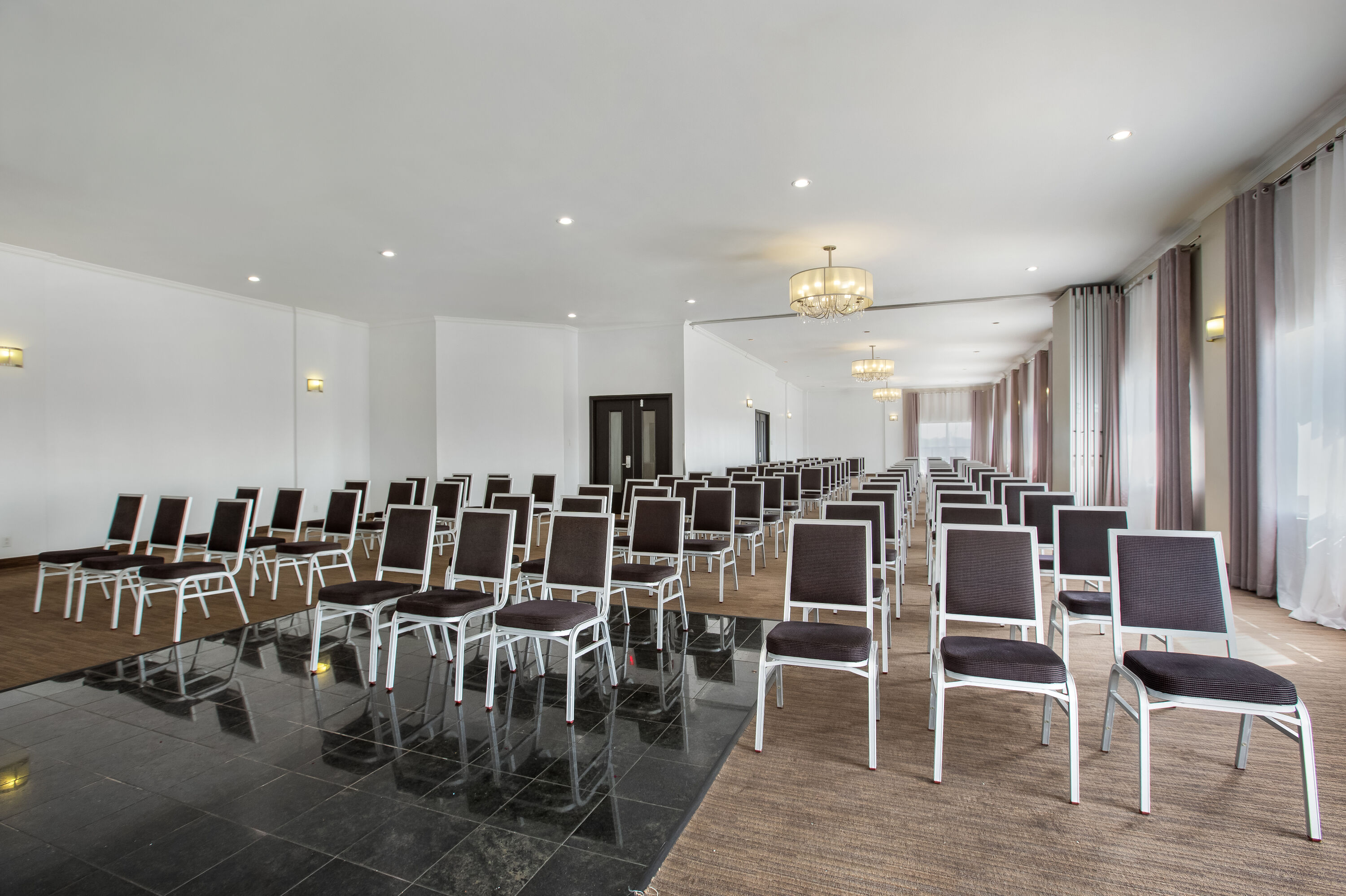 Theatre meeting room at Days Inn by Wyndham Montreal Airport Conference Centre in Montreal, Quebec
