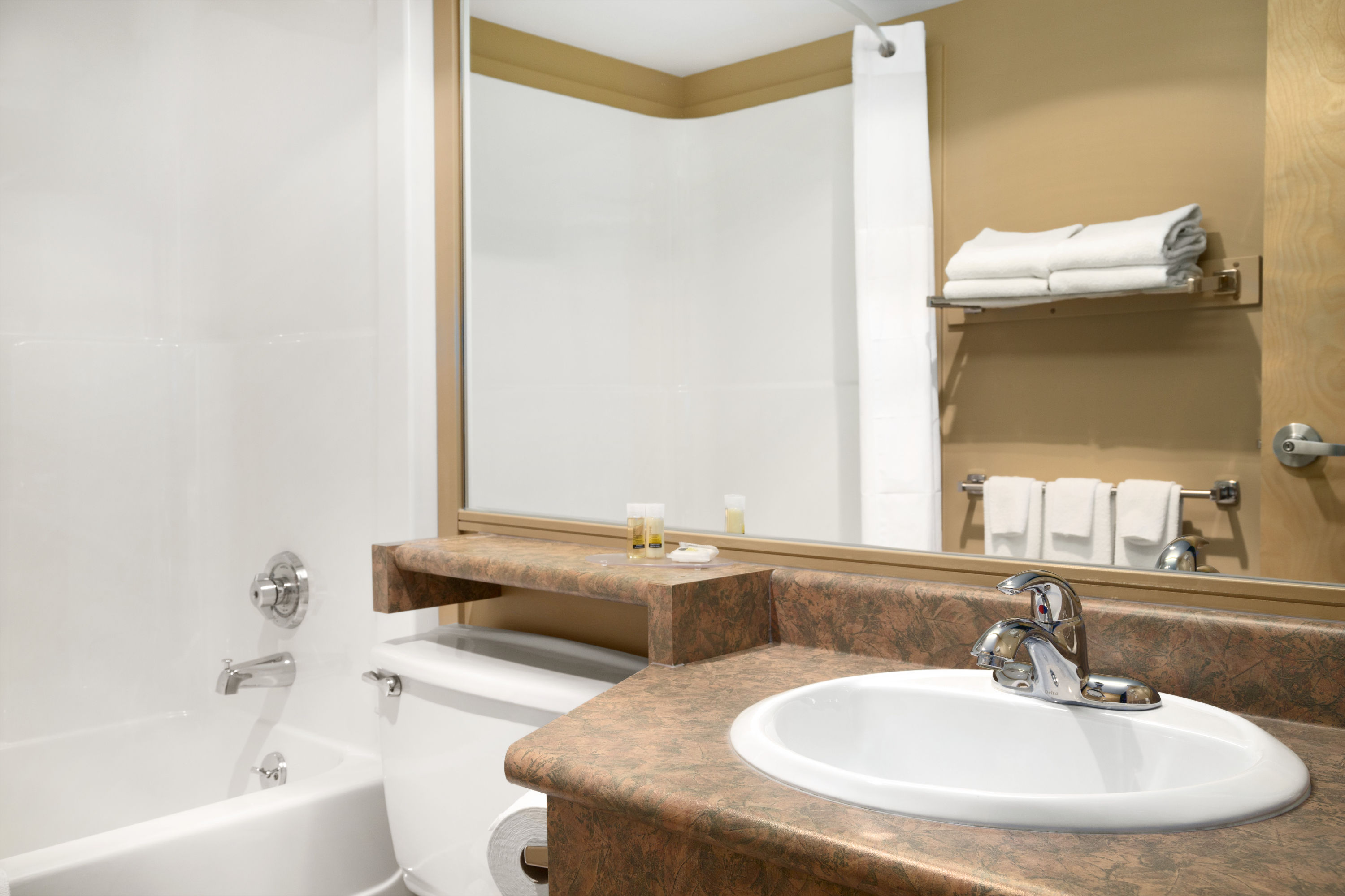 Guest room bath at the Days Inn by Wyndham Estevan in Estevan, Saskatchewan