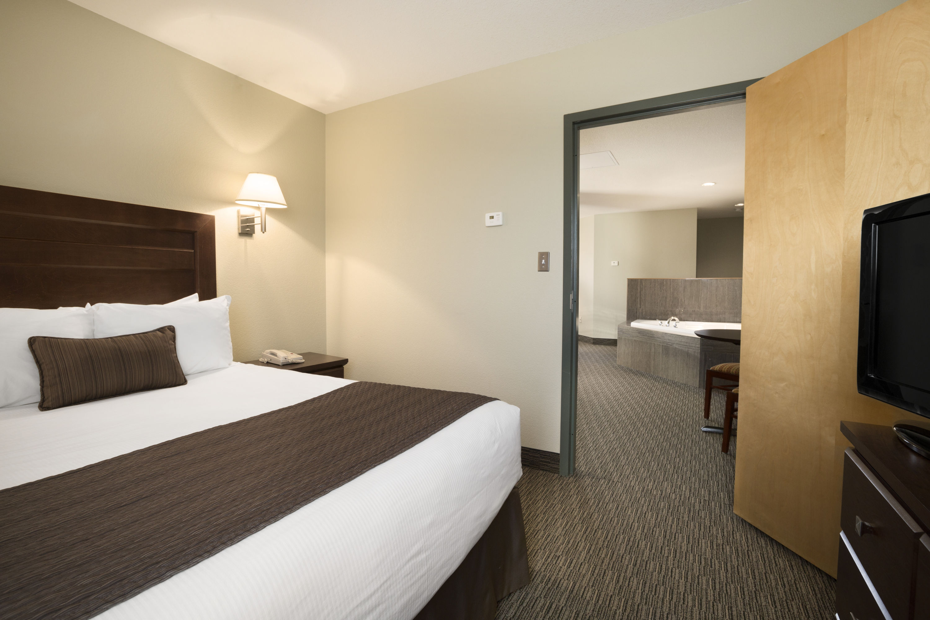 Days Inn by Wyndham Estevan suite in Estevan, Saskatchewan