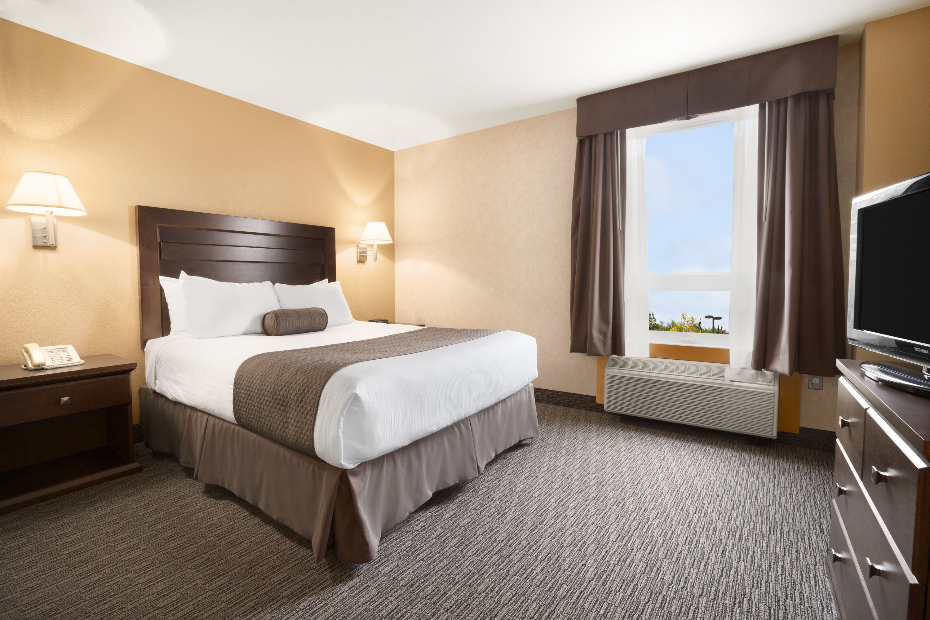 Days Inn by Wyndham Estevan suite in Estevan, Saskatchewan