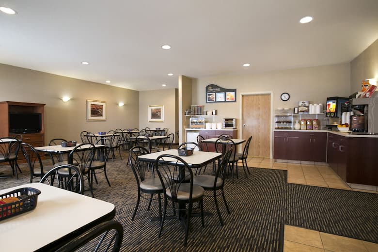 Days Inn By Wyndham Moose Jaw Hotels Sk S6j 1l4 Days Inn By Wyndham Moose Jaw Restaurant In Saskatchewan