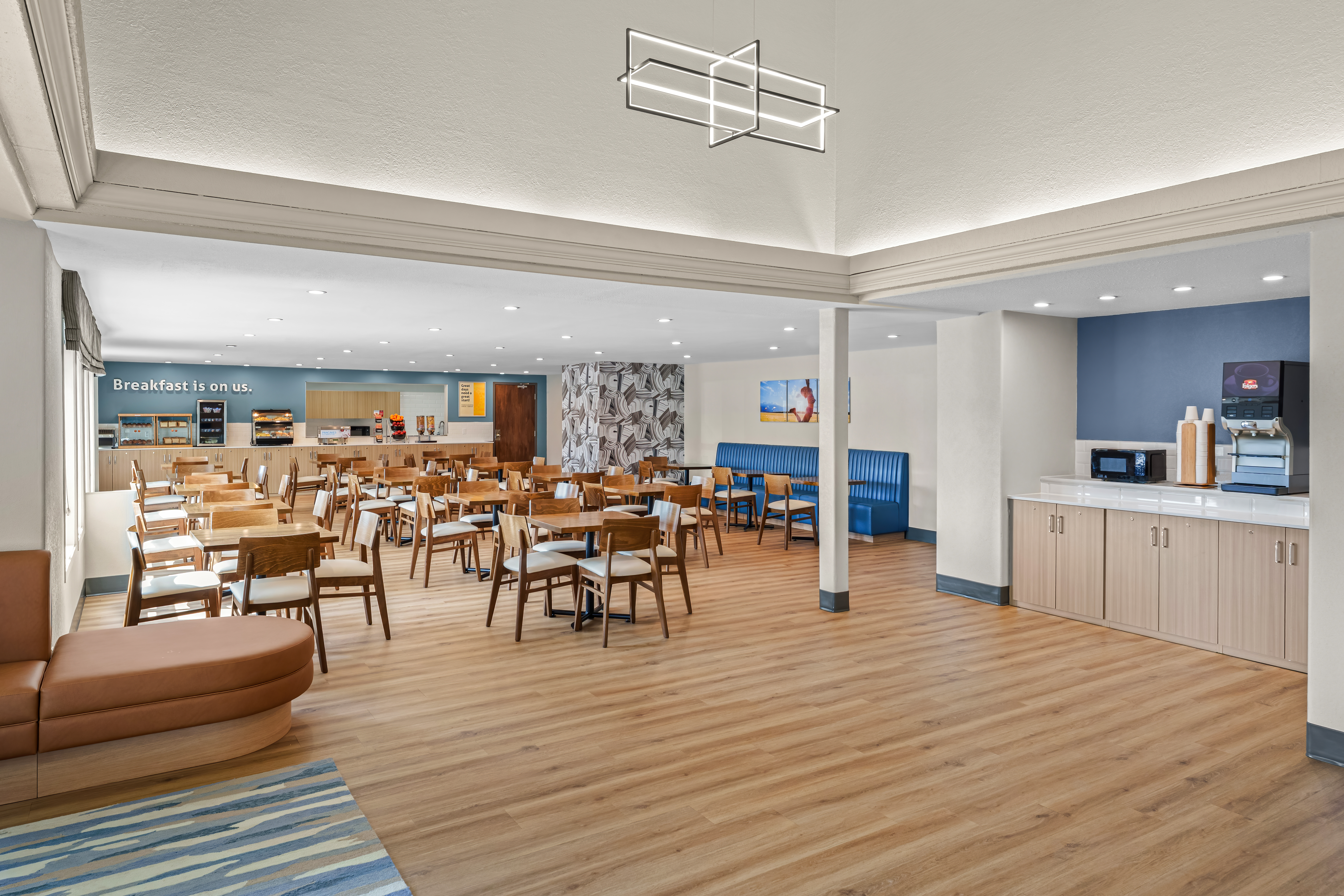 Days Inn by Wyndham Regina restaurant breakfast area with seating in Regina, Saskatchewan