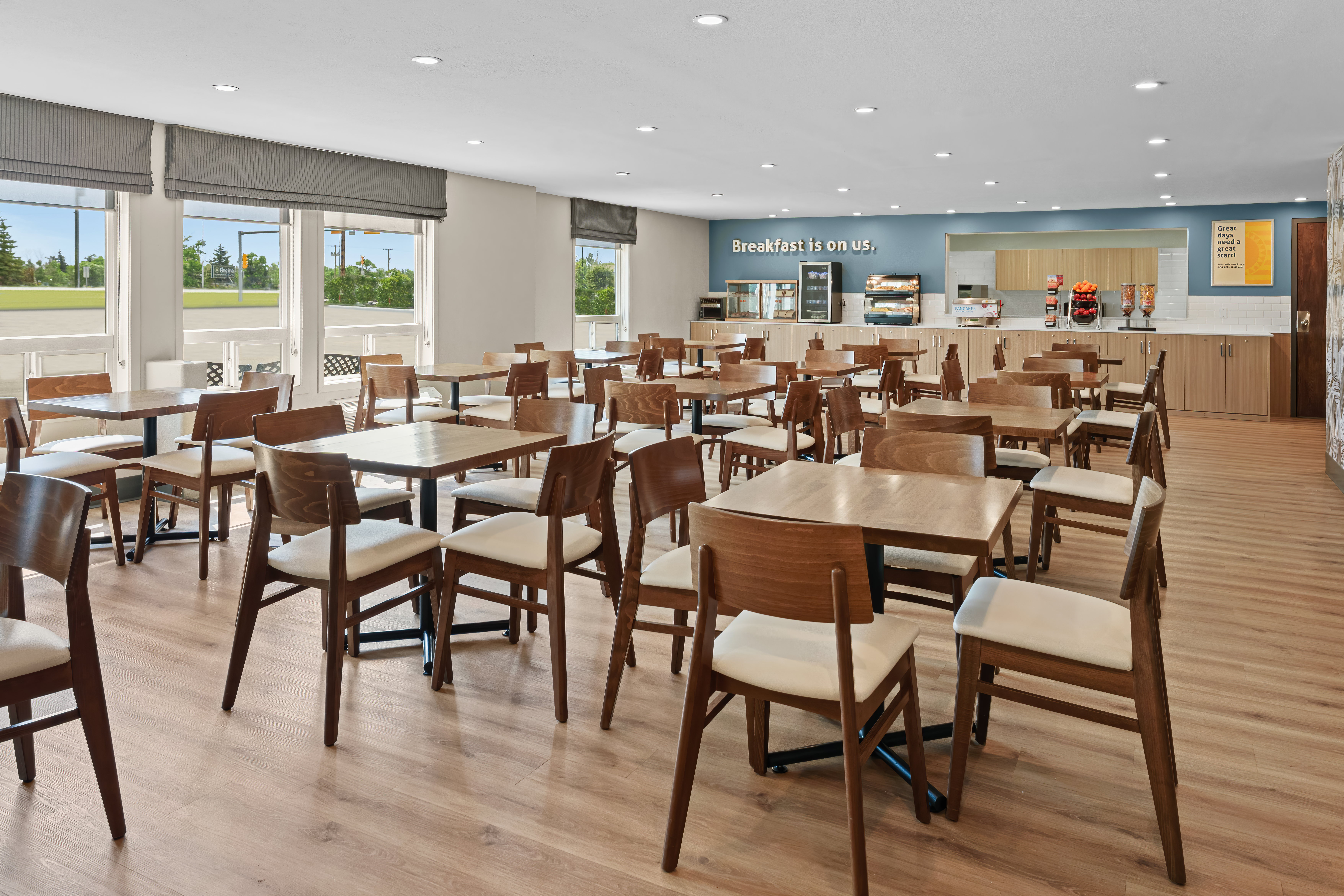 Days Inn by Wyndham Regina restaurant breakfast area with seating in Regina, Saskatchewan