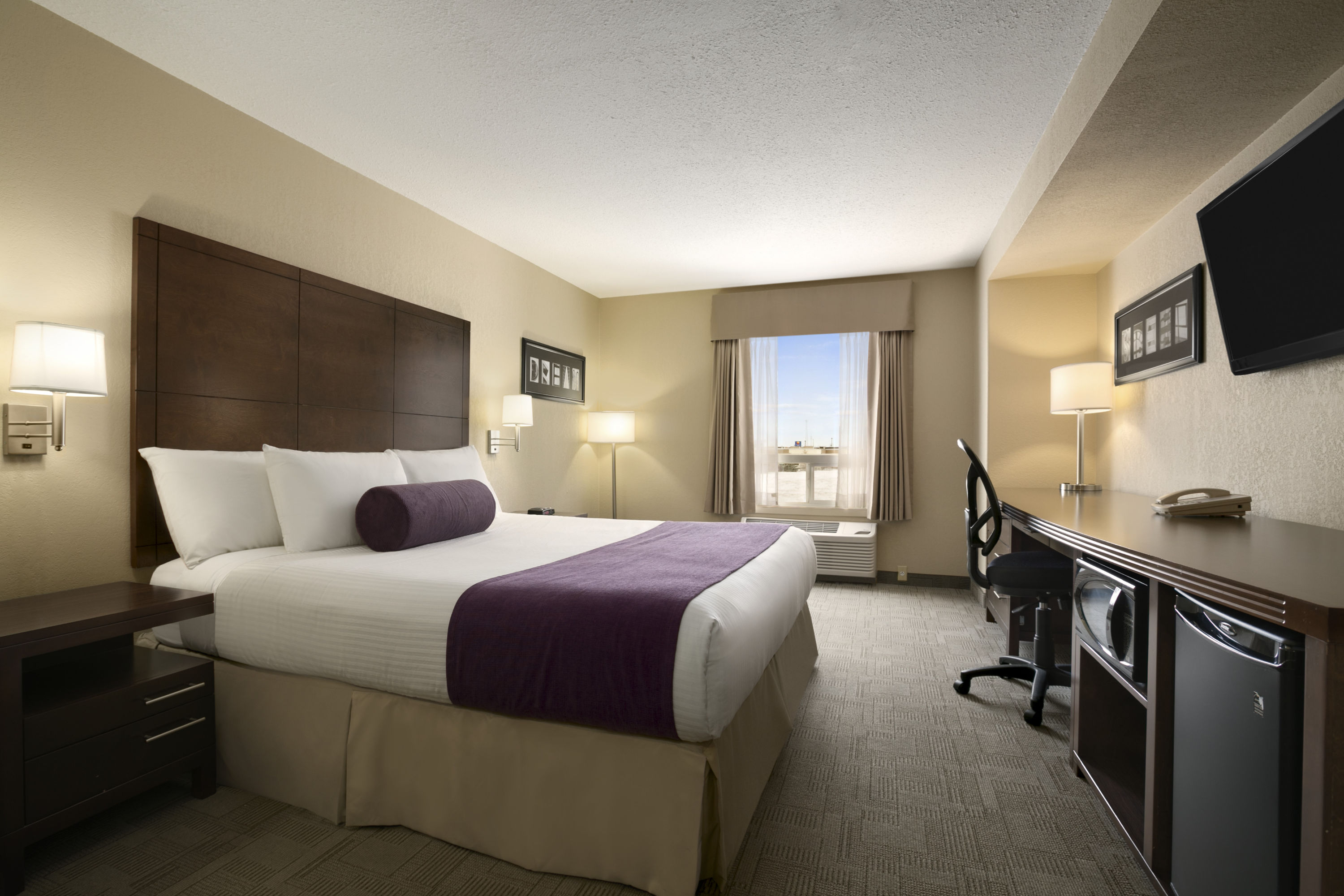Days Inn by Wyndham Regina suite in Regina, Saskatchewan
