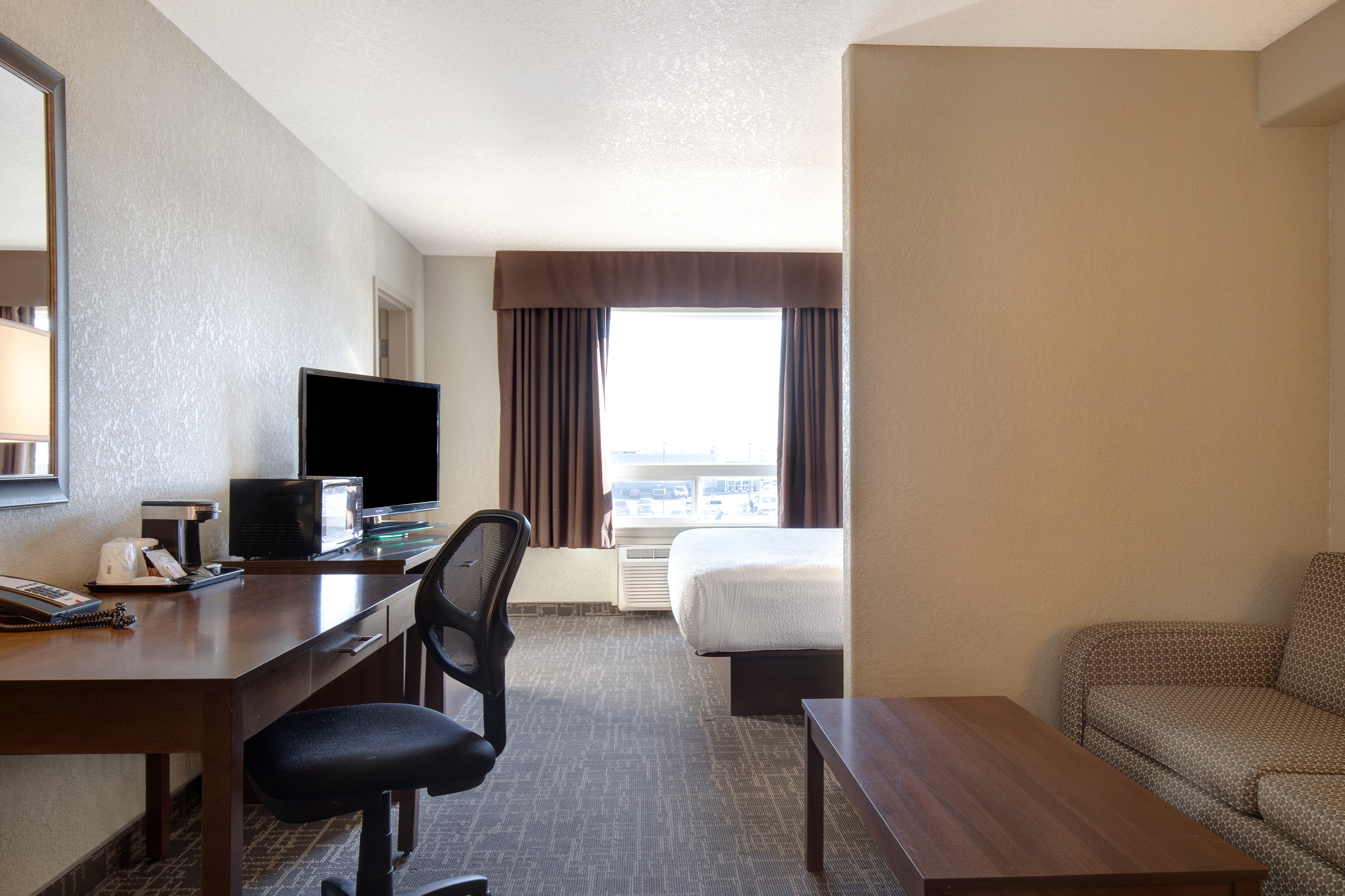 Days Inn & Suites by Wyndham Yorkton suite in Yorkton, Saskatchewan