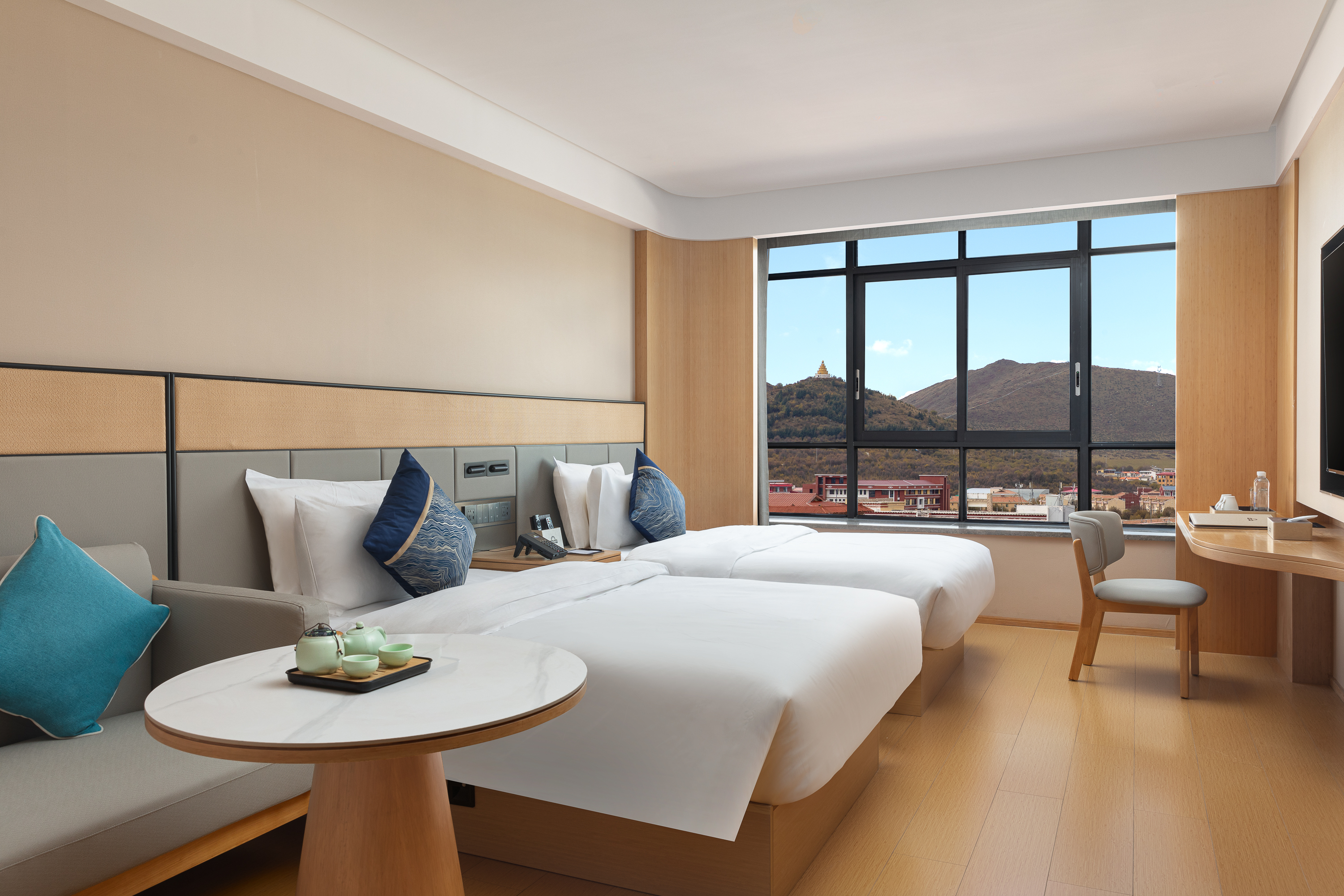 Guest room at the Days Hotel by Wyndham Aba Hongyuan in Aba Autonomous Prefecture, Other than US/Canada