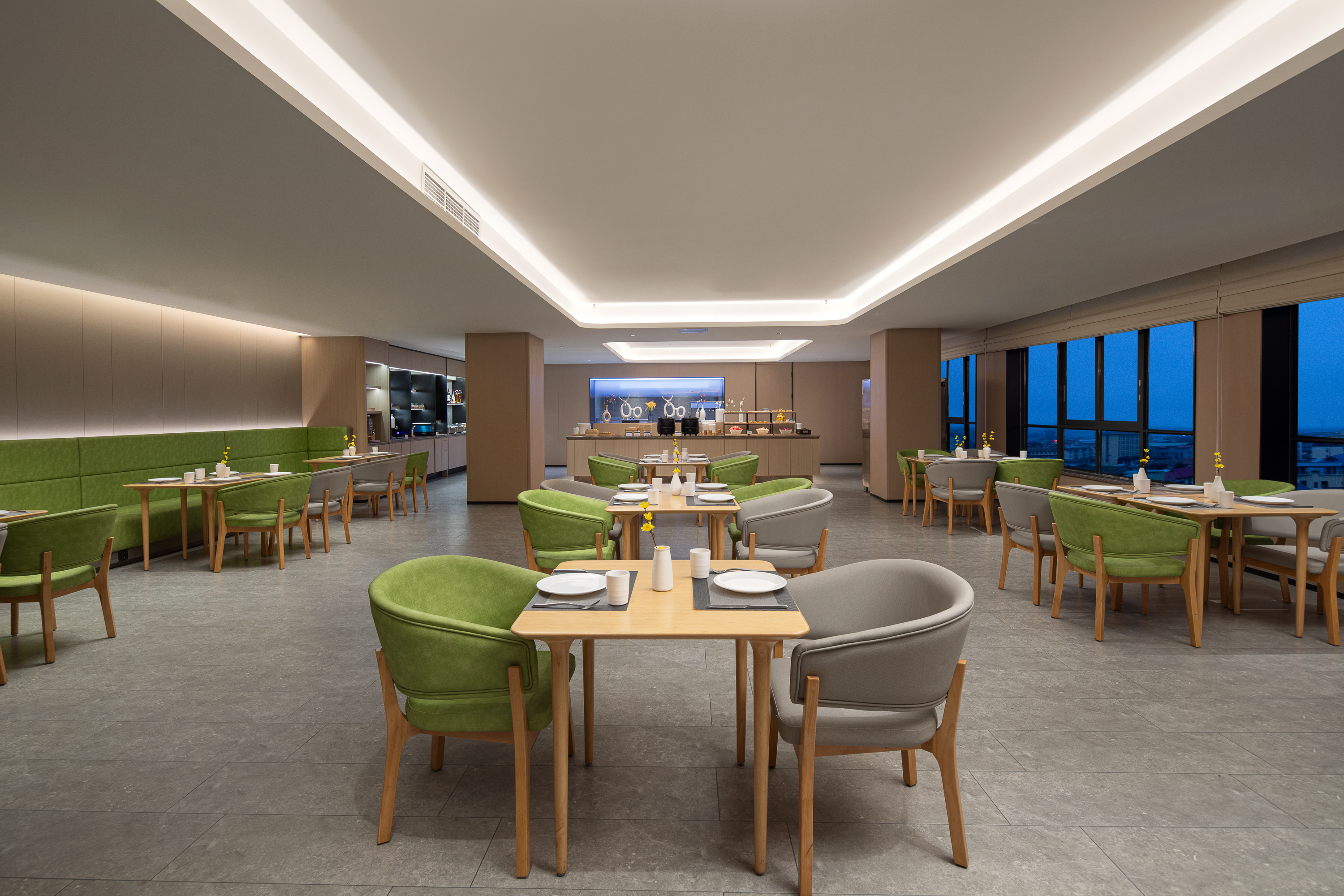 Days Hotel by Wyndham Aba Hongyuan restaurant breakfast area with seating in Aba Autonomous Prefecture, Other than US/Canada