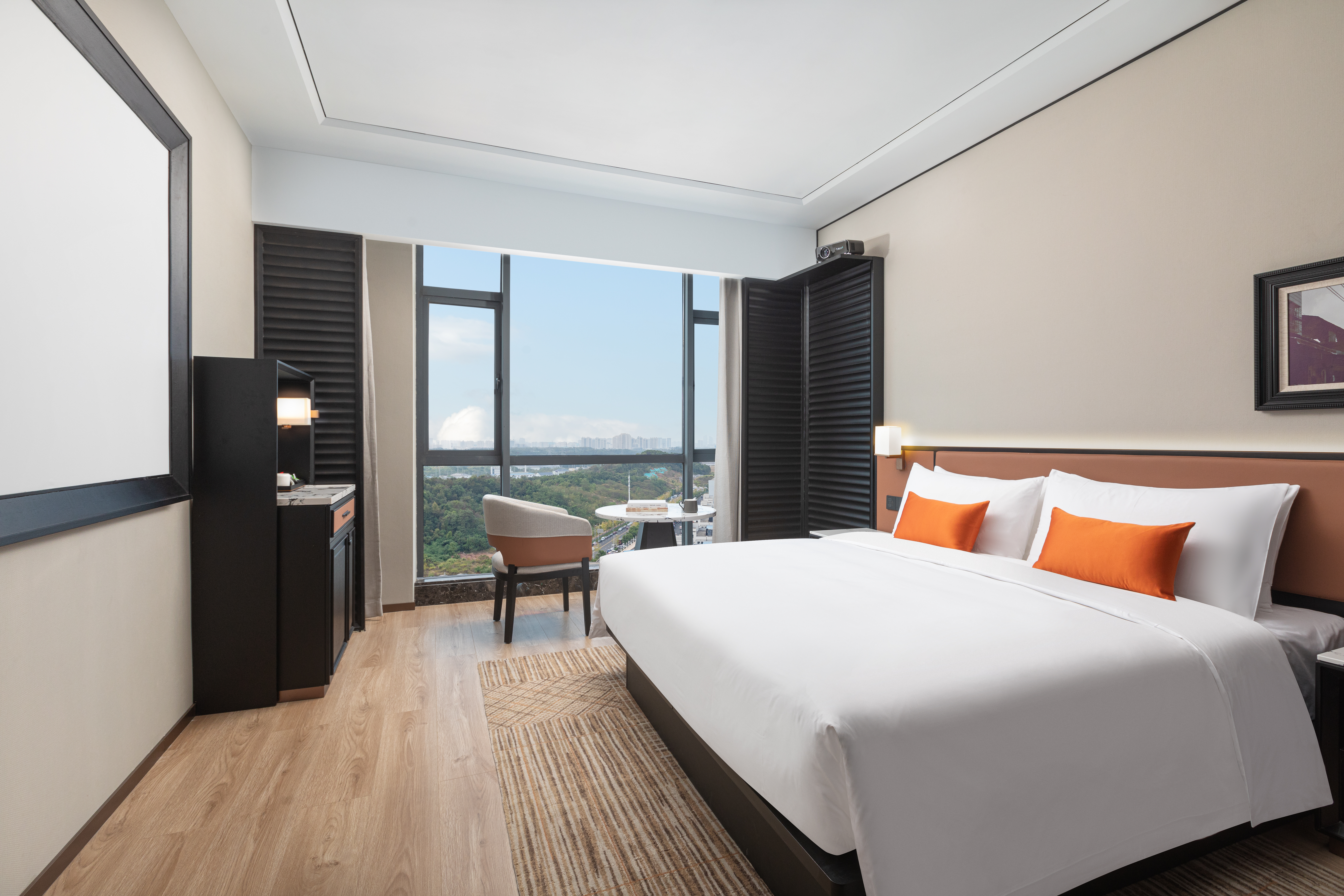 Guest room at the Days Hotel by Wyndham Changsha Yuhua East in Changsha, Other than US/Canada