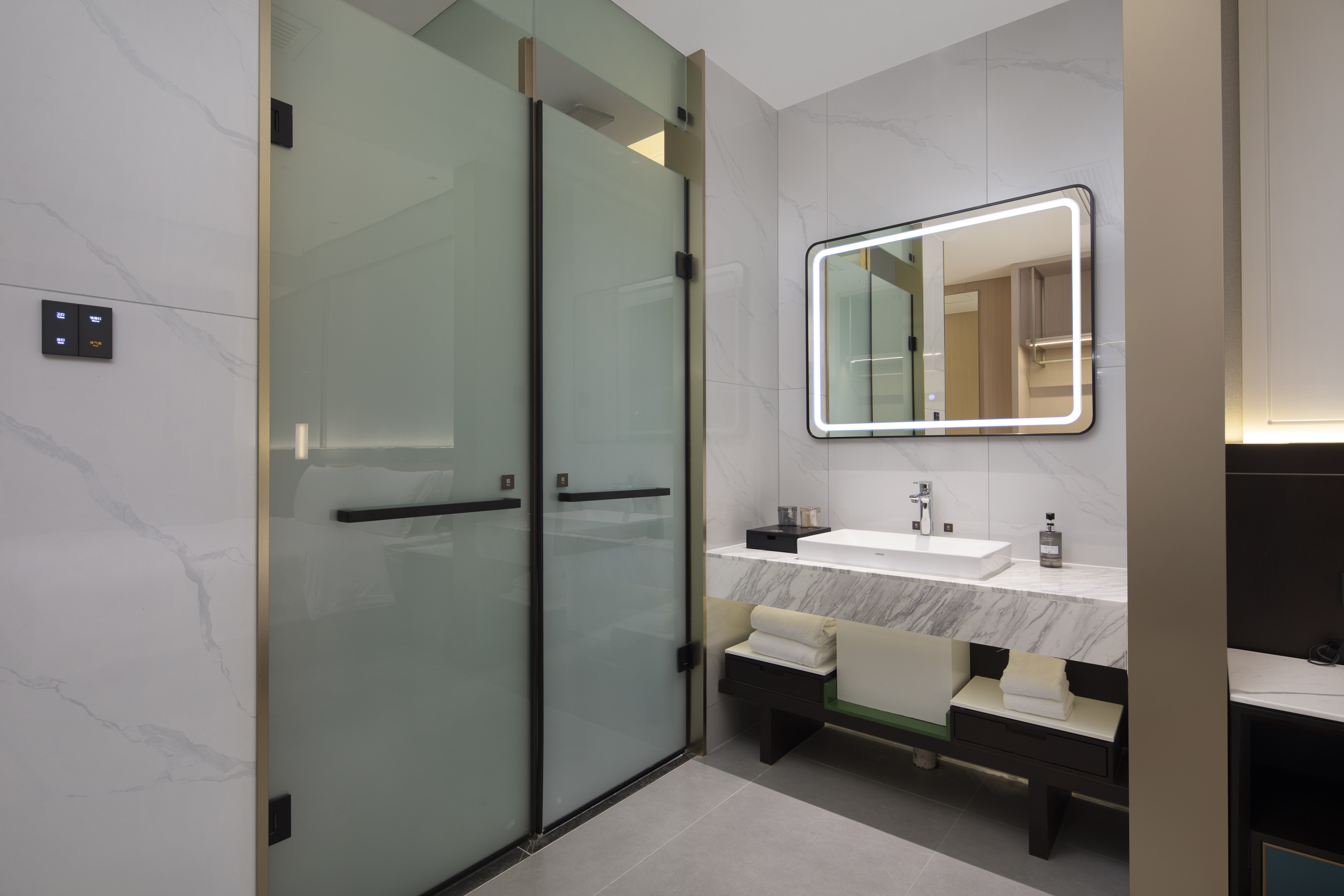 Guest room at the Days Hotel by Wyndham Changsha Kaifu in Changsha, Other than US/Canada