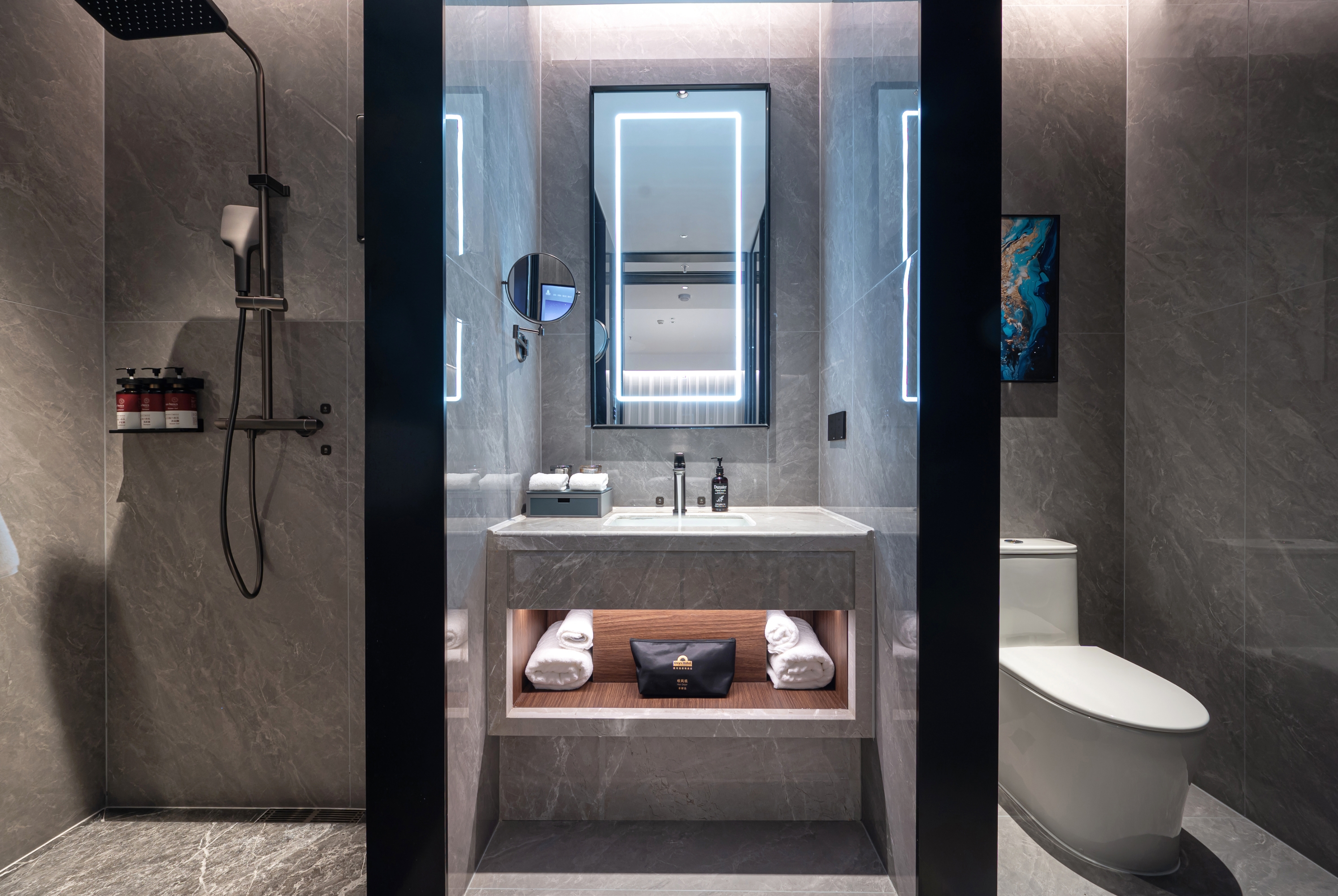 Guest room at the Days Hotel by Wyndham Changsha East in Changsha, Other than US/Canada
