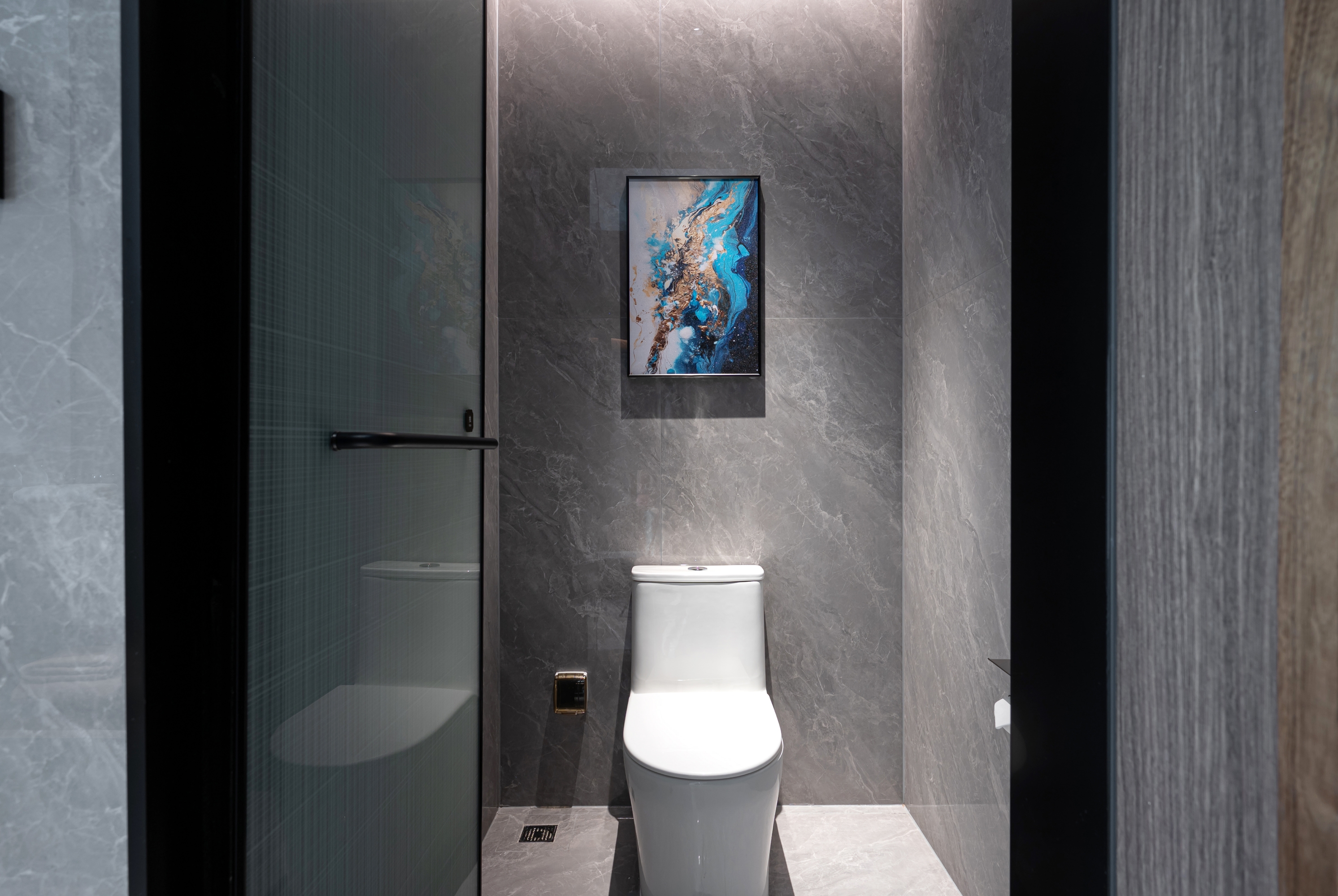 Guest room bath at the Days Hotel by Wyndham Changsha East in Changsha, Other than US/Canada