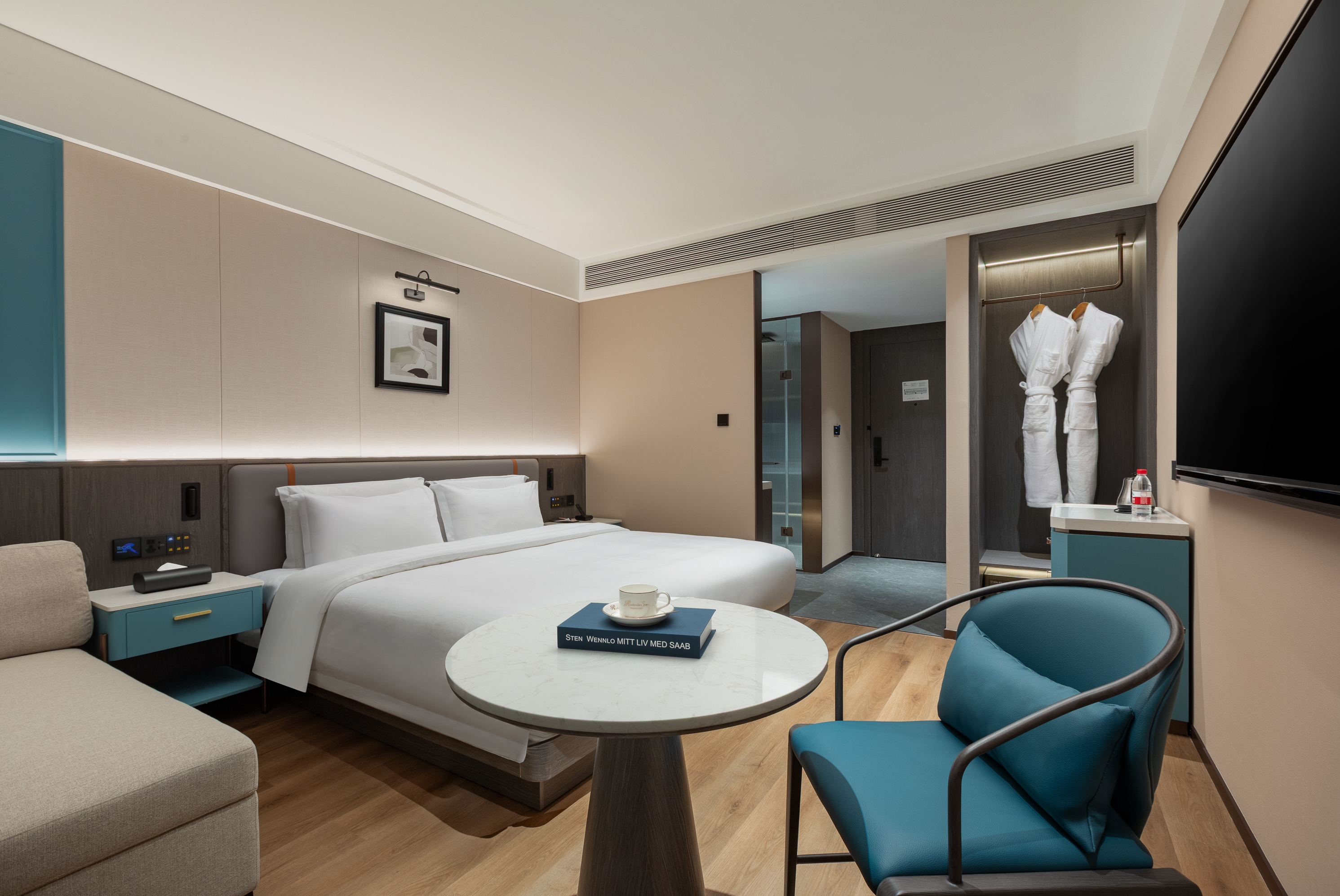 Guest room at the Days Inn by Wyndham Chengdu Qingyang in Chengdu, Other than US/Canada