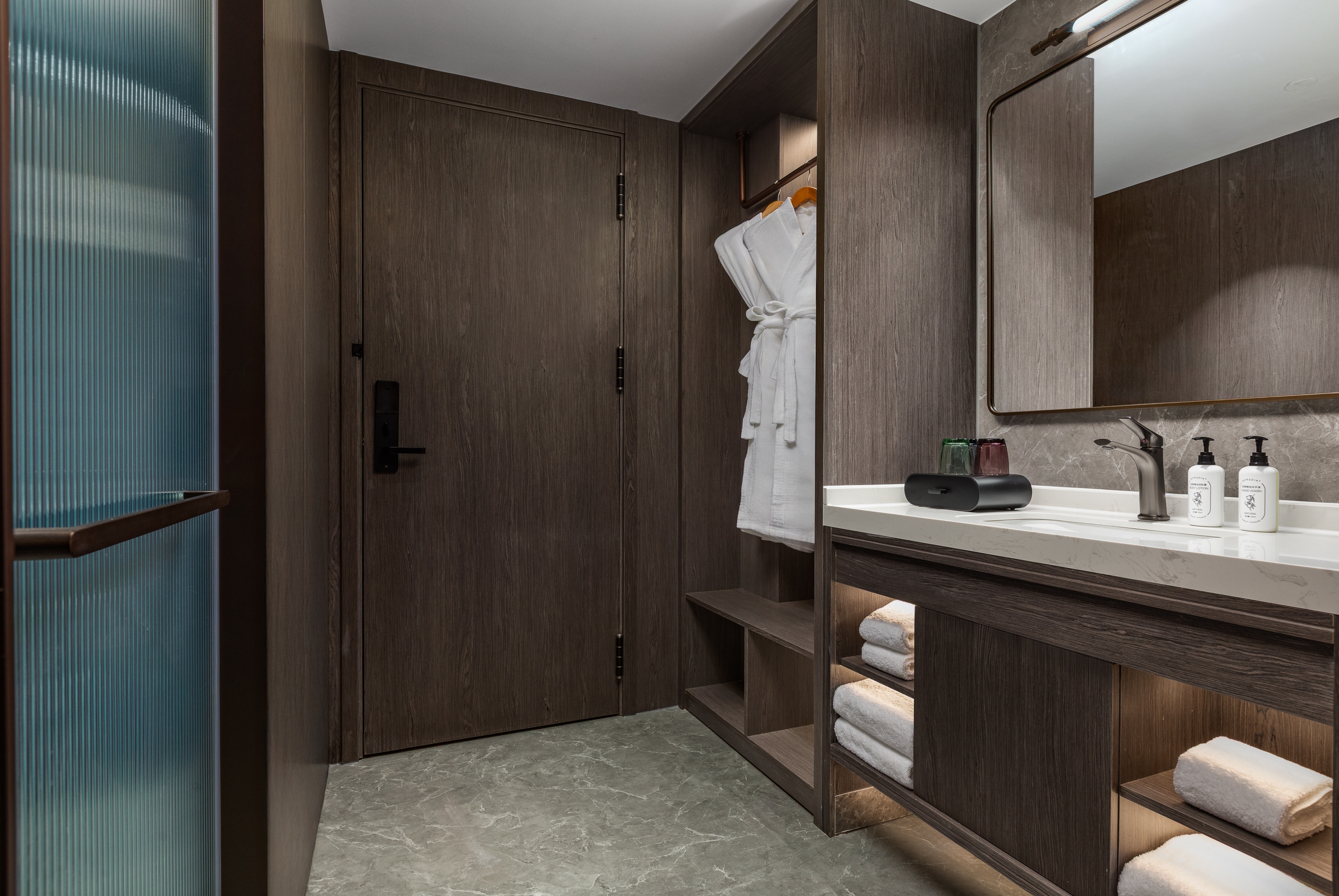 Guest room at the Days Inn by Wyndham Chengdu Qingyang in Chengdu, Other than US/Canada