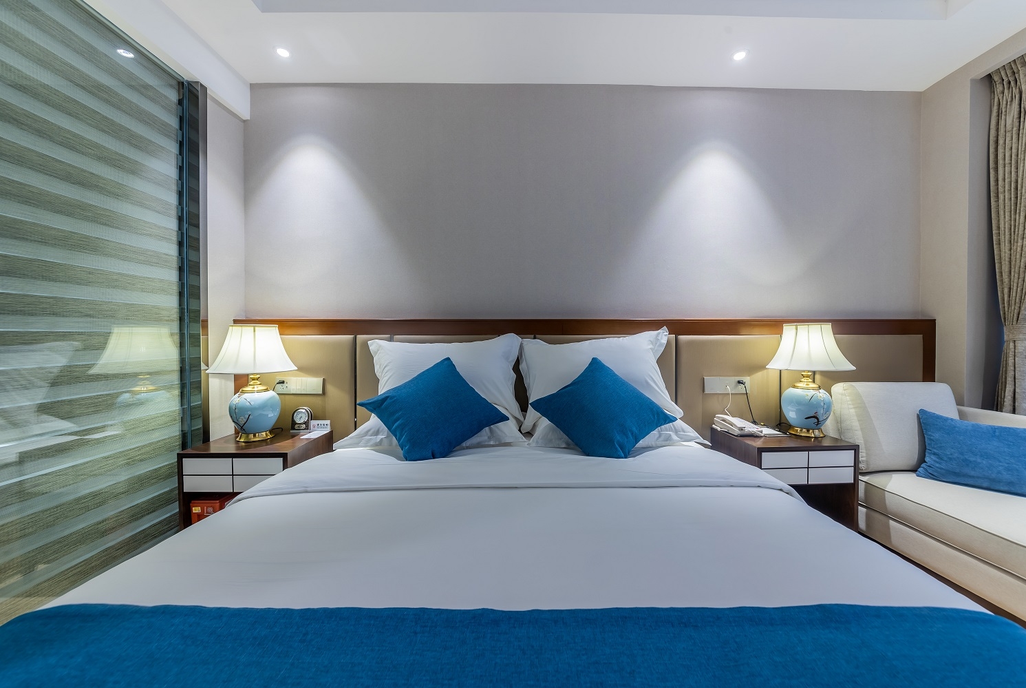 Guest room at the Days Hotel By Wyndham Chongqing Keyuan in Chongqing, Other than US/Canada