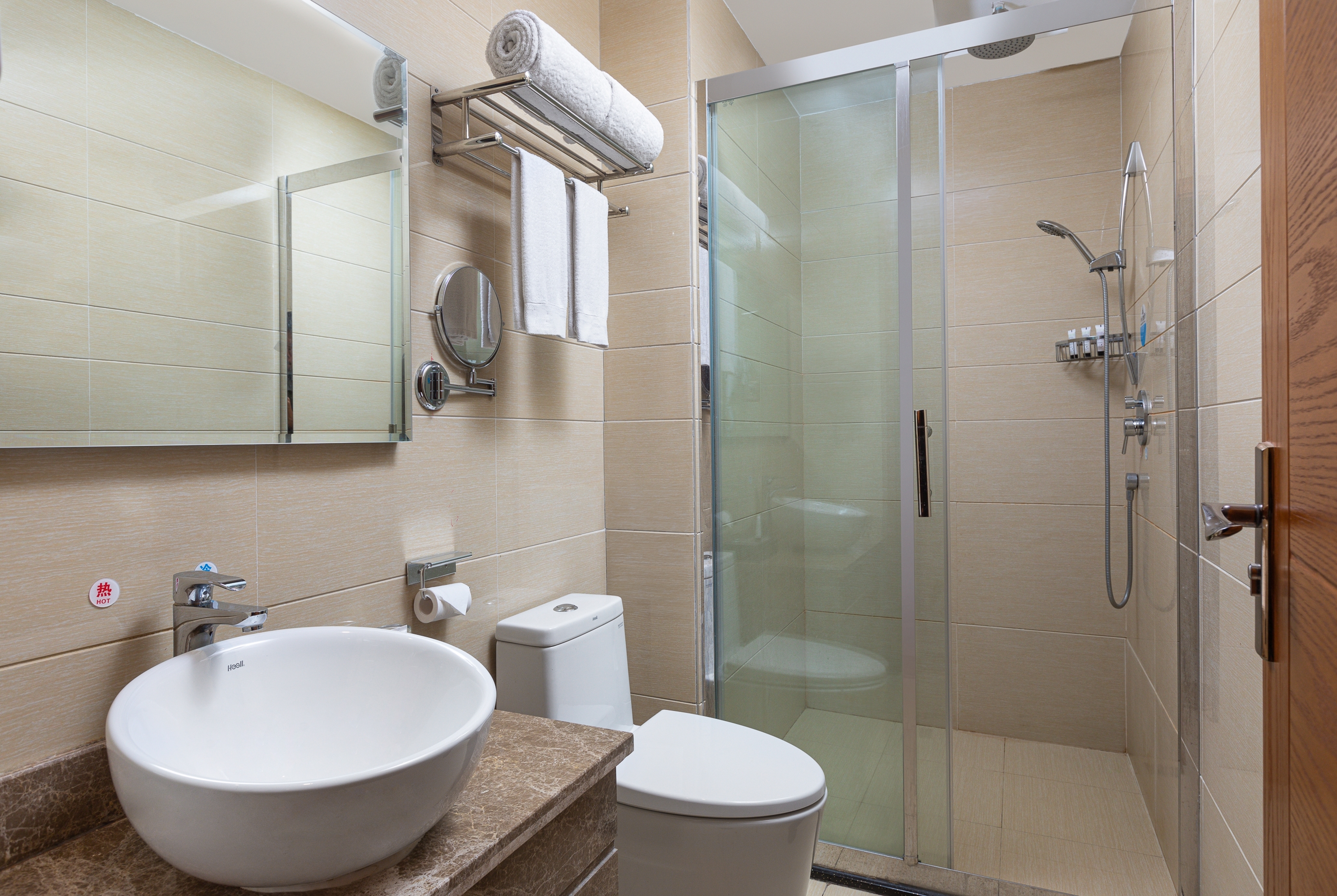 Guest room bath at the Days Inn by Wyndham Dali Erhai Park in Dali, Other than US/Canada