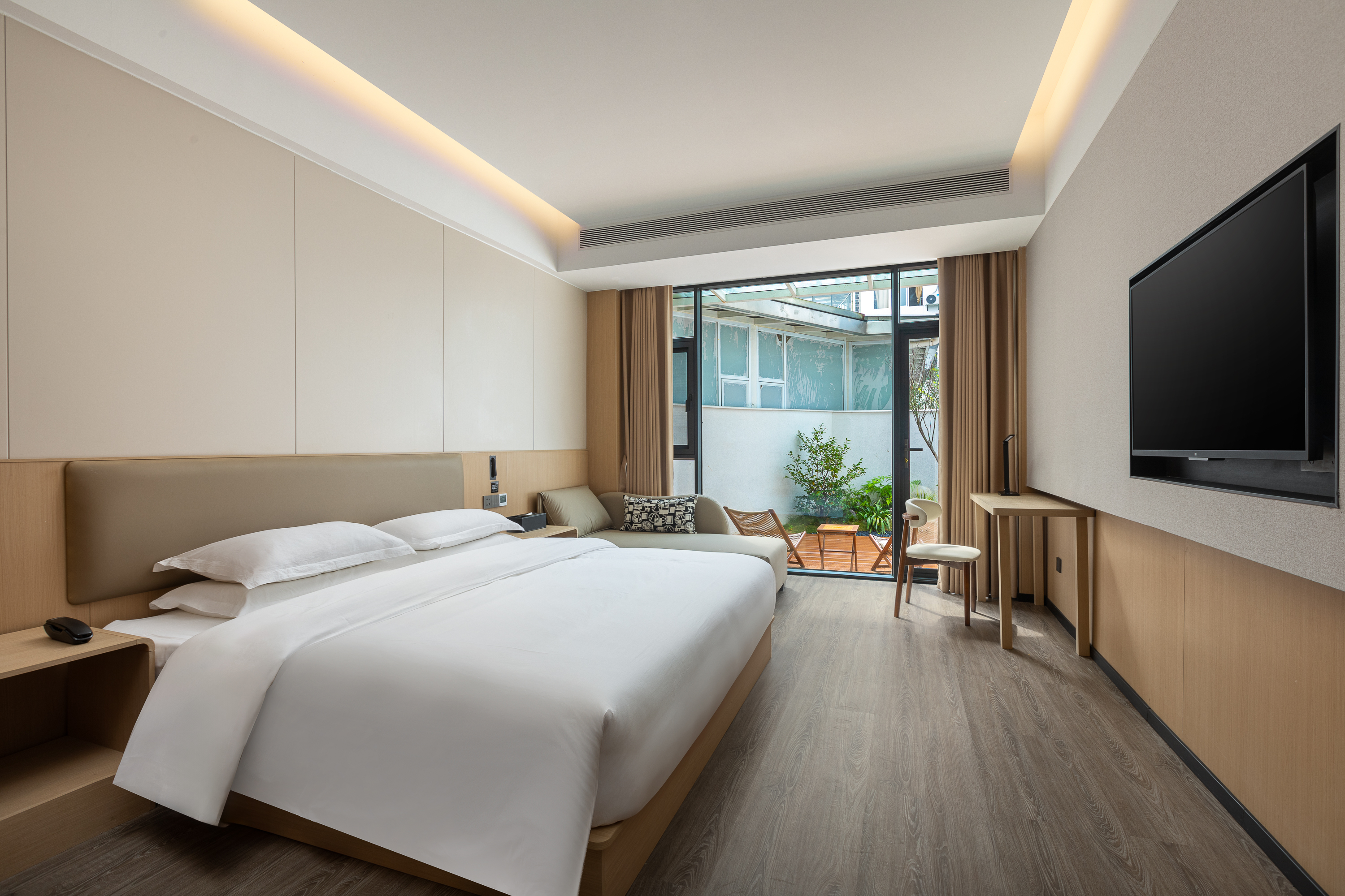 Guest room at the Days Inn by Wyndham Dali Ancient City in Dali, Other than US/Canada