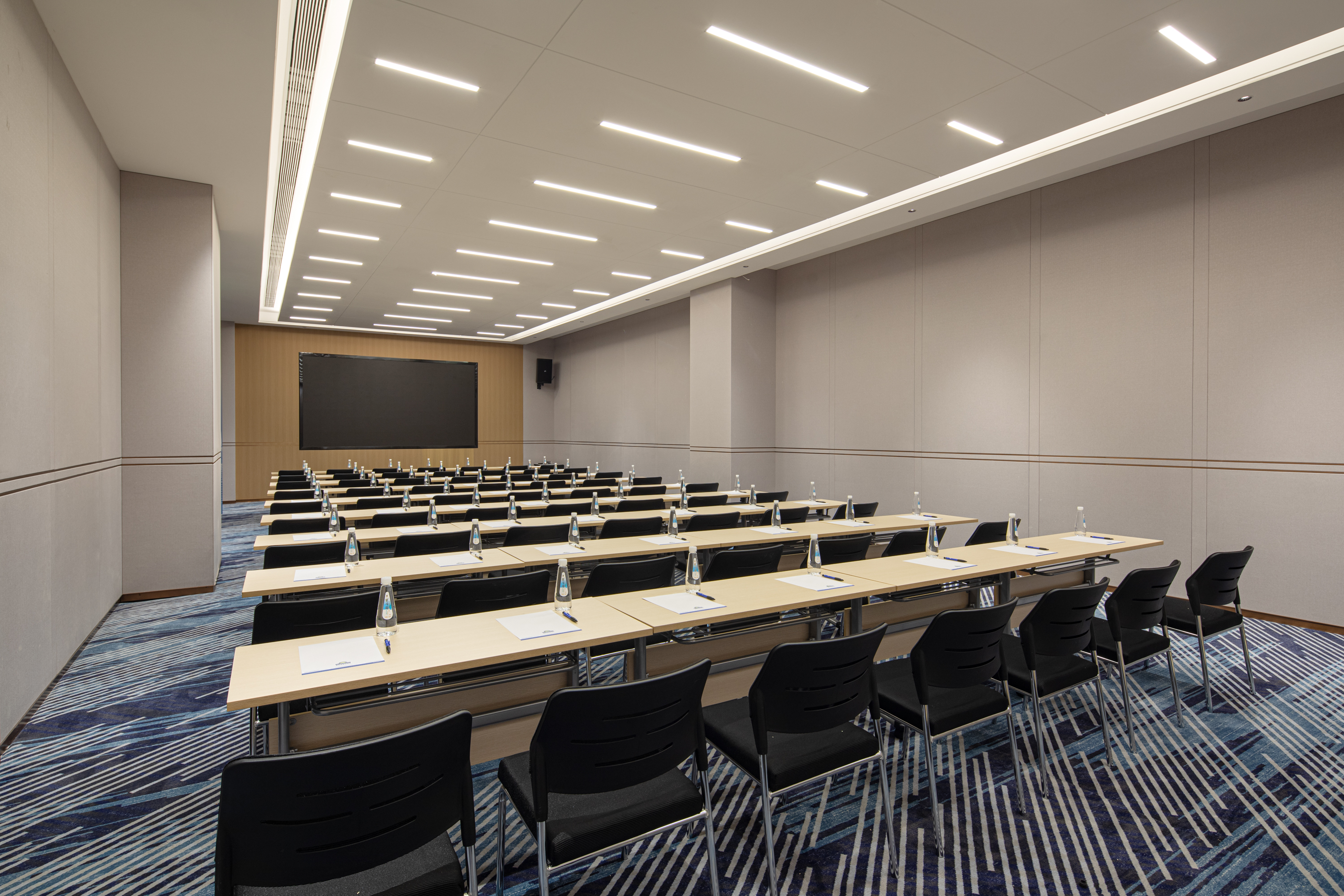 Meeting room at Days Hotel by Wyndham Enshi Girls Town in Enshi, Other than US/Canada