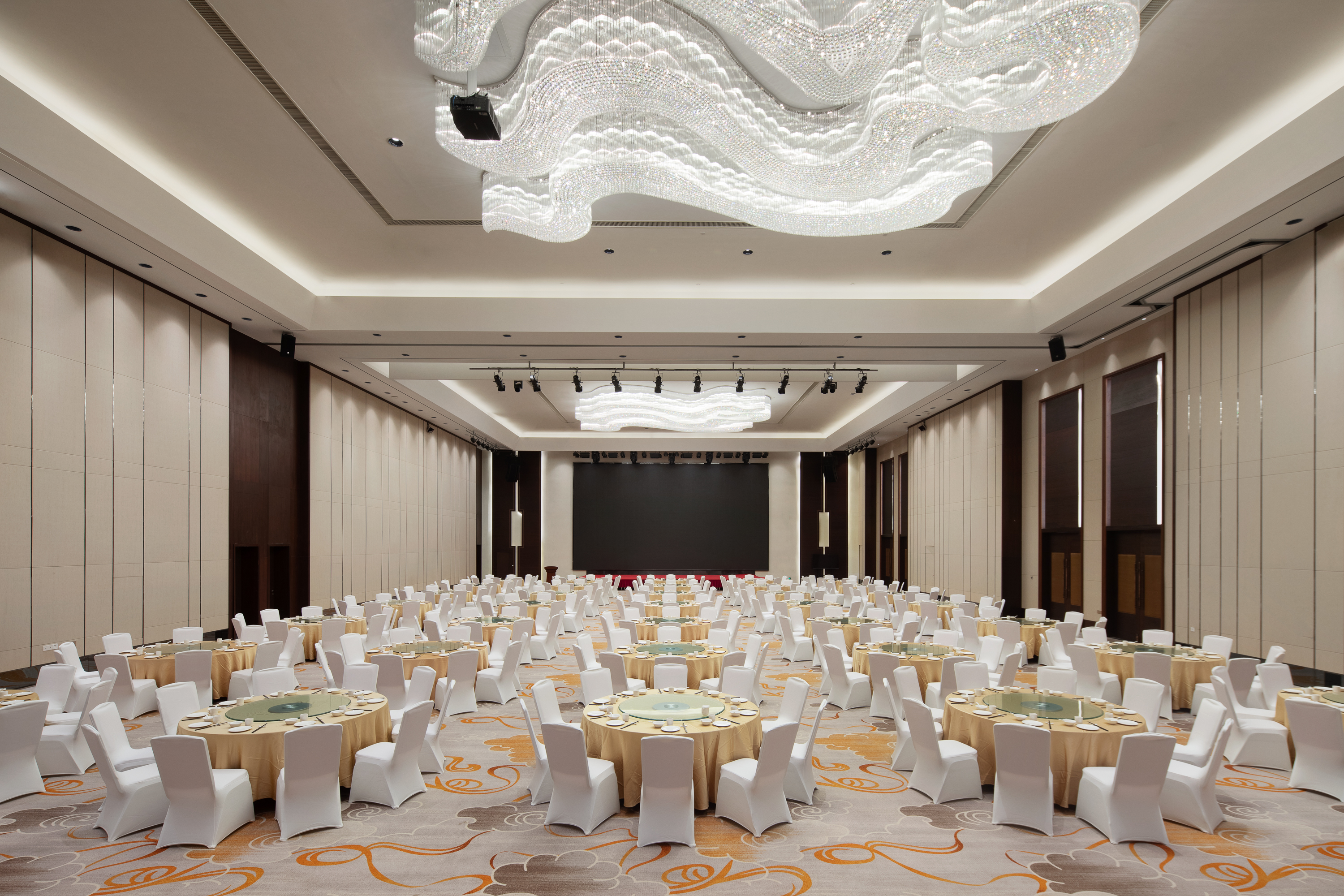 Days Hotel by Wyndham Fangchenggang Bailang Beach ballroom in Fangchenggang, Other than US/Canada